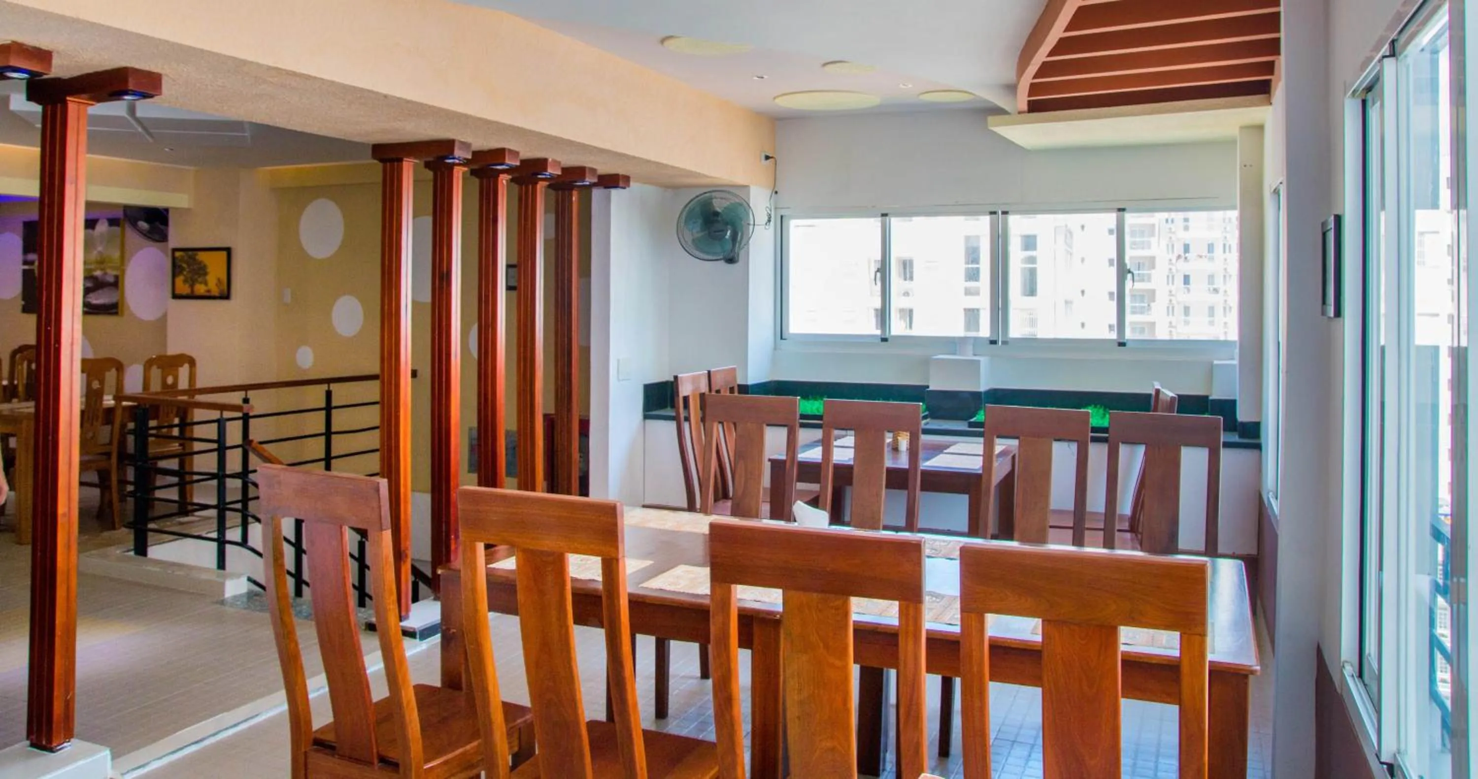 Restaurant/places to eat in Le Duong Hotel