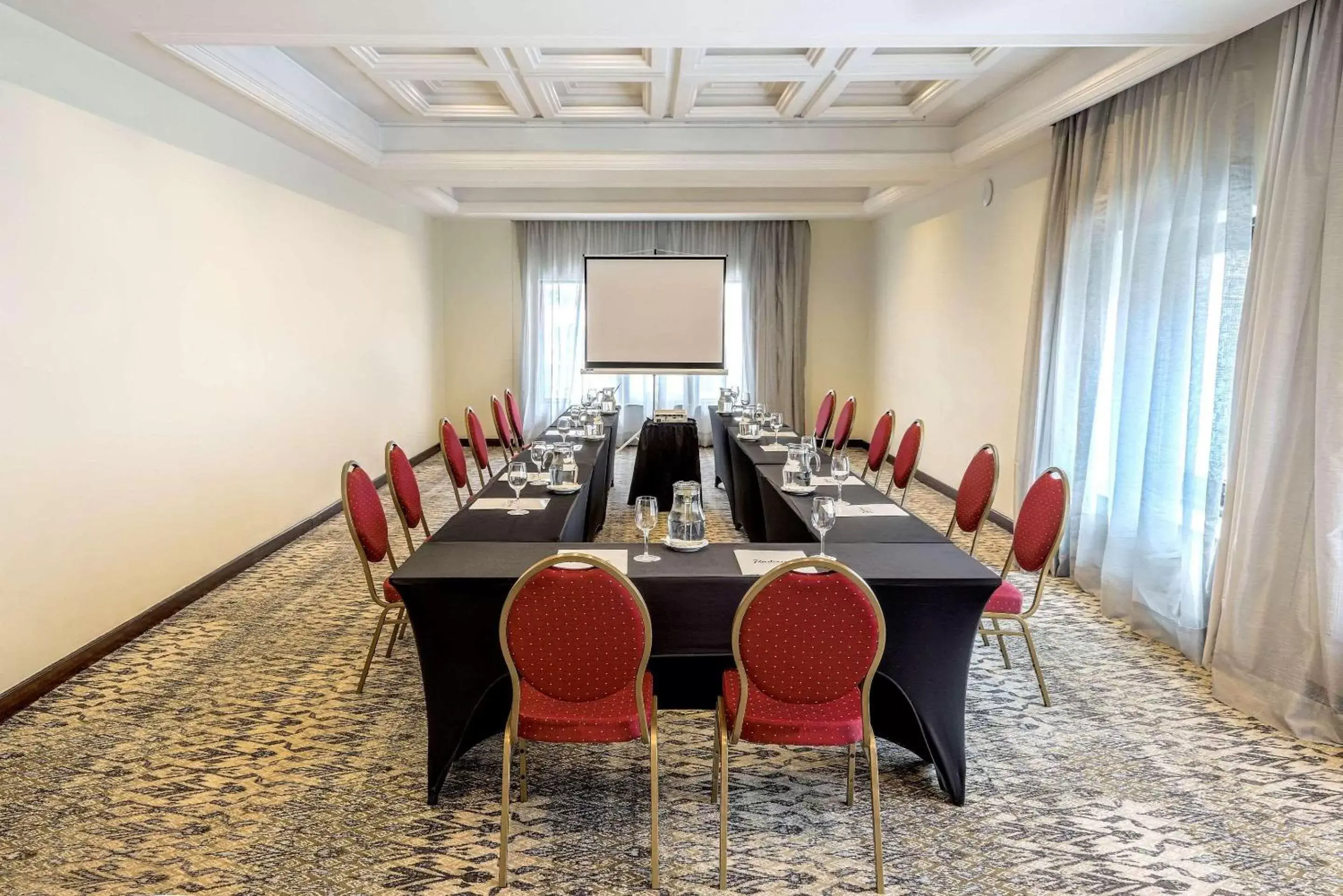 Meeting/conference room in Radisson Montevideo Victoria Plaza