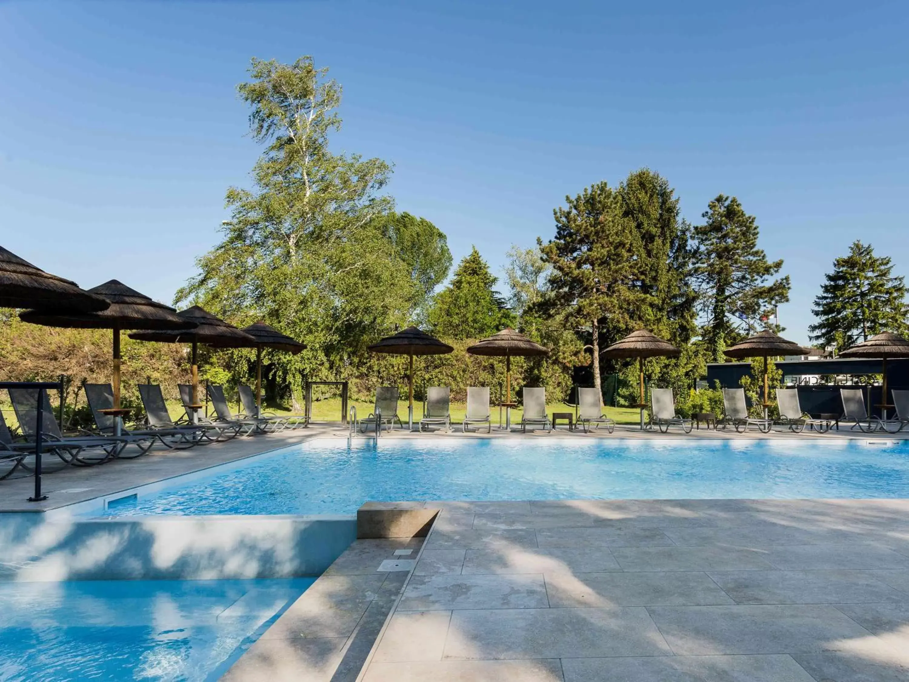 Summer, Swimming Pool in Novotel Valence Sud