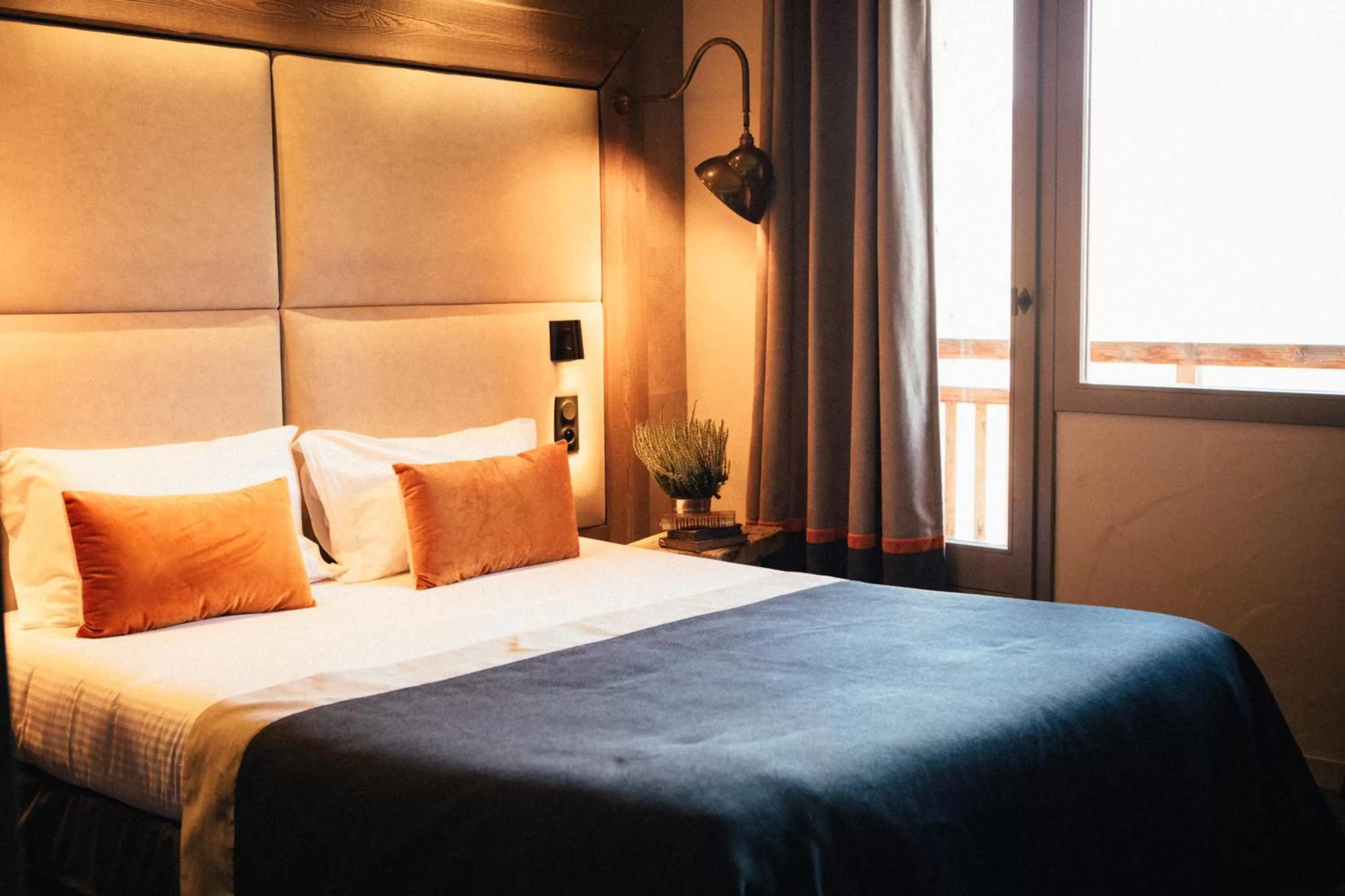 Bedroom, Bed in Hôtel L'Arboisie