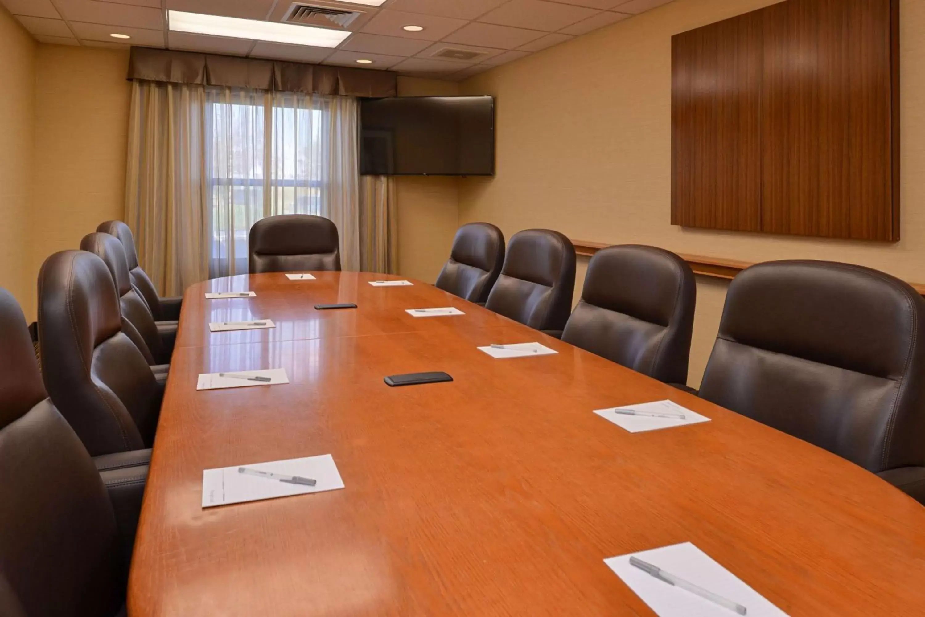 Meeting/conference room in Hampton Inn & Suites Pueblo-Southgate