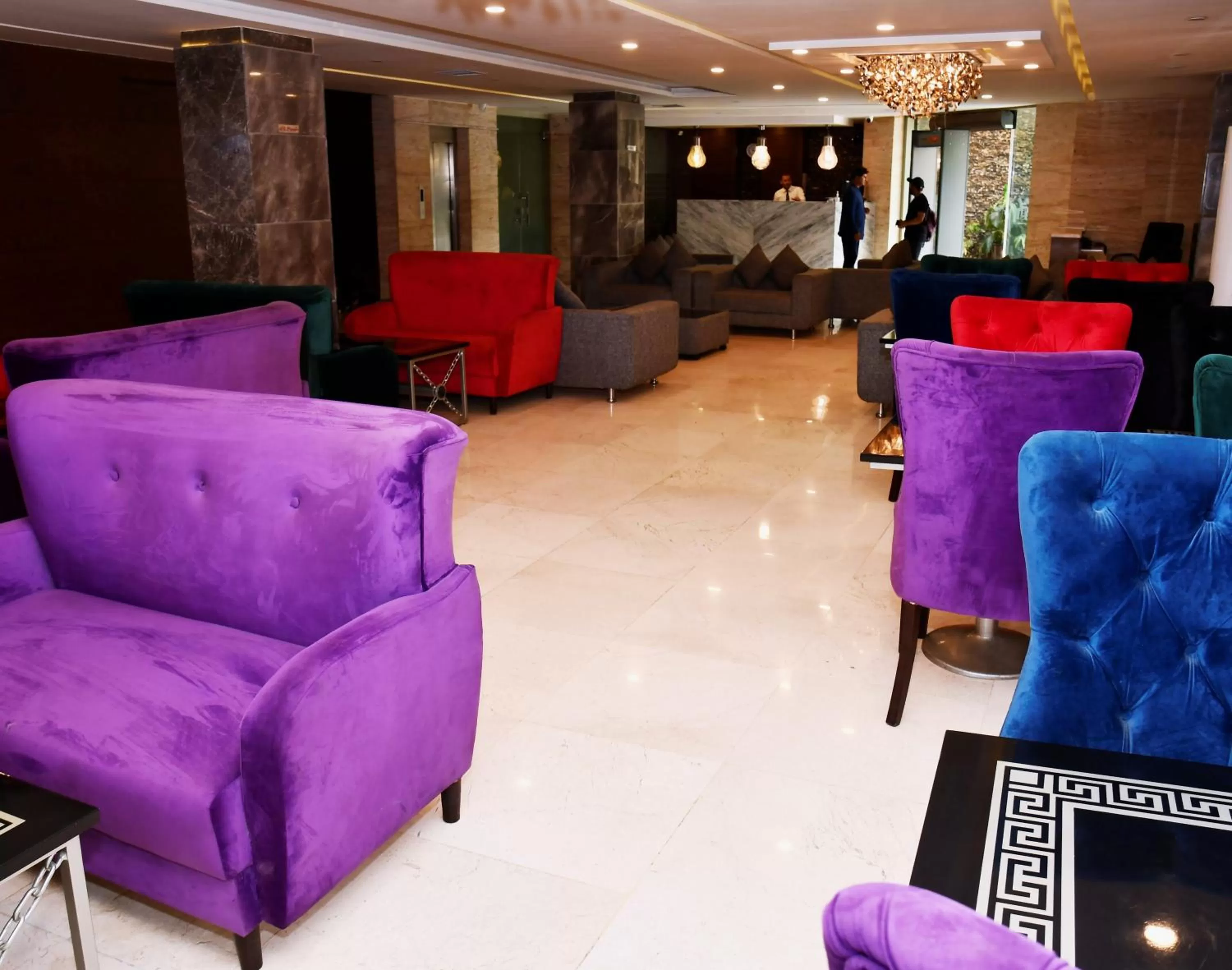 Restaurant/places to eat in Hotel Akbar International