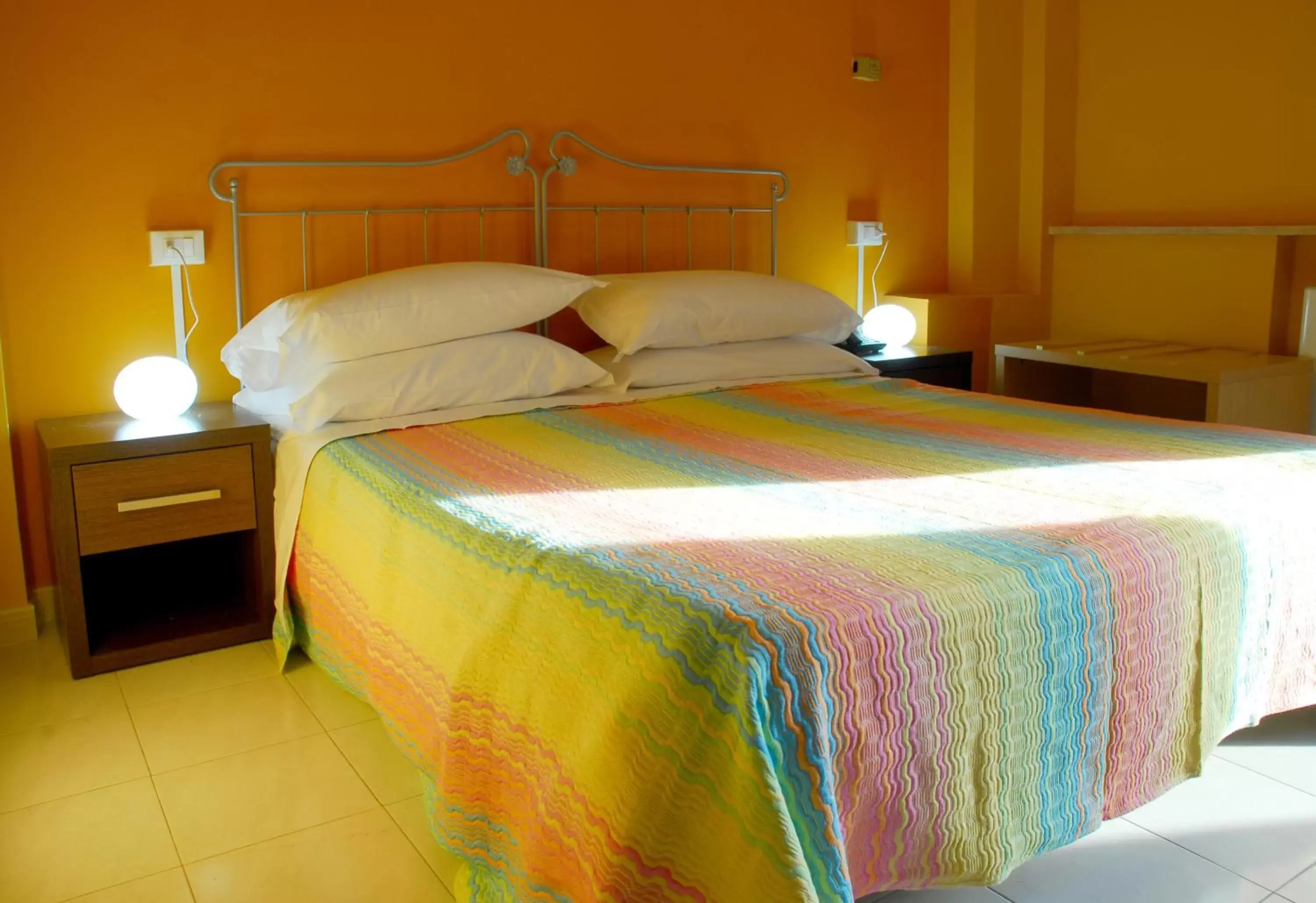 Bedroom, Bed in Hotel Michelangelo