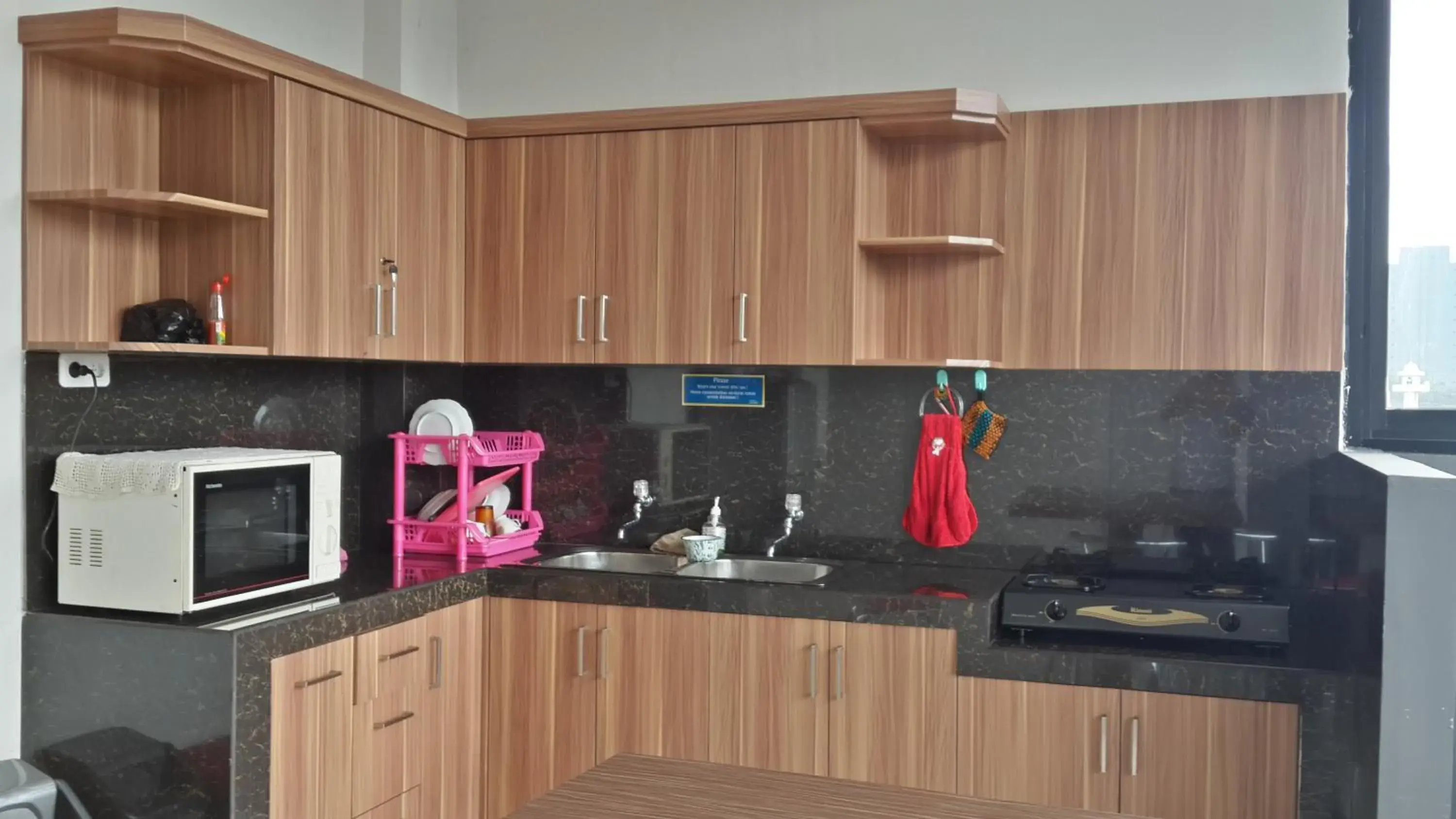 Kitchen or kitchenette, Kitchen/Kitchenette in iHome Residence
