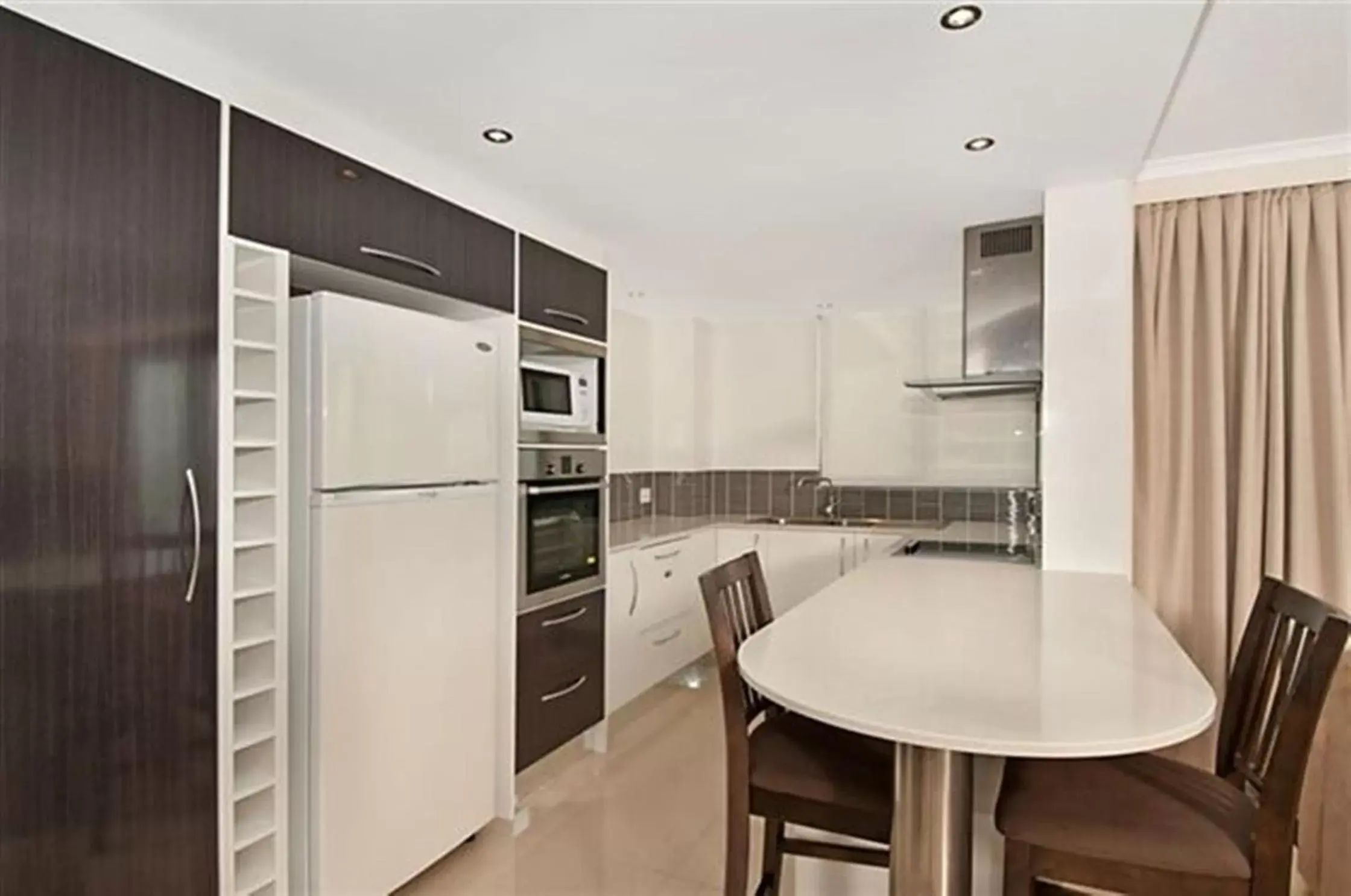 Kitchen or kitchenette, Kitchen/Kitchenette in Boulevard Towers