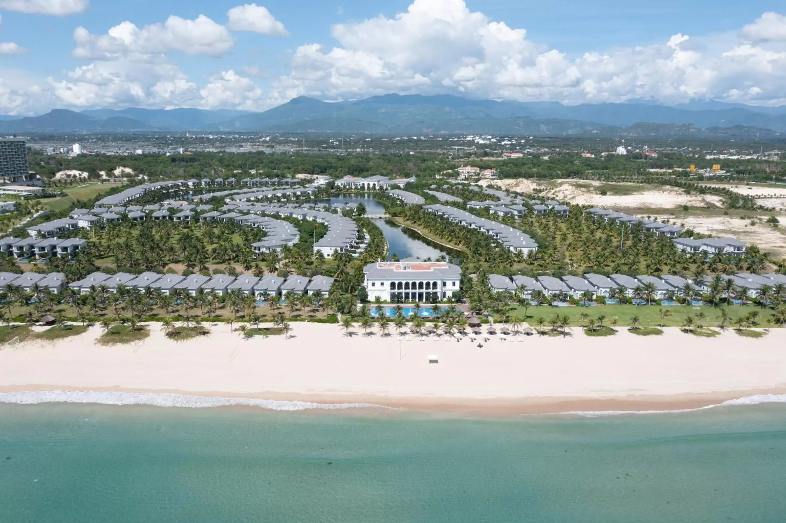 Beach, Bird's-eye View in Meliá Vinpearl Cam Ranh Beach Resort