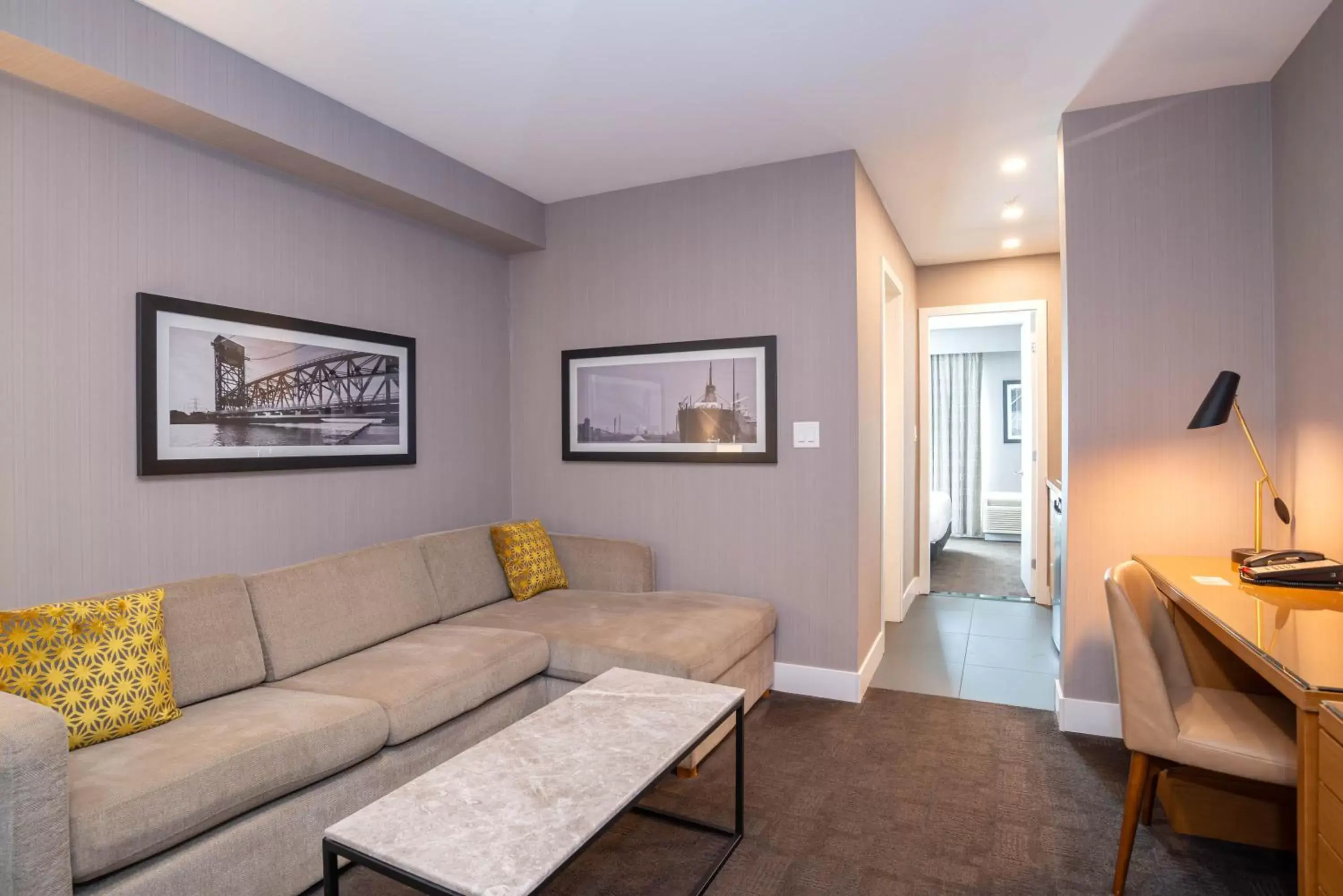 Photo of the whole room, Seating Area in Sandman Hotel Hamilton