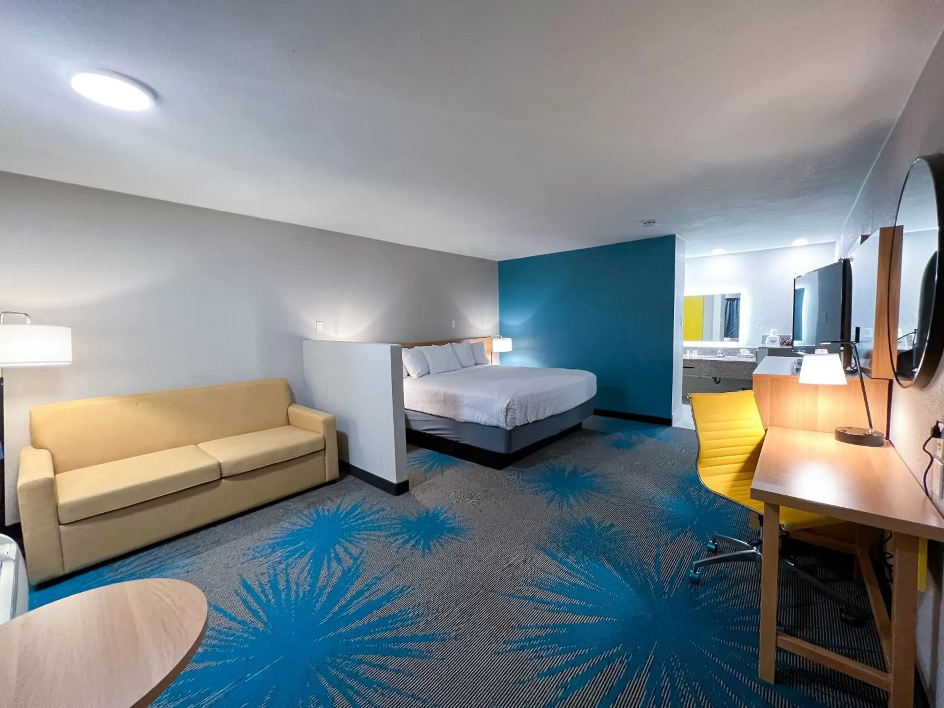 Bed in Days Inn & Suites by Wyndham Santa Rosa, NM