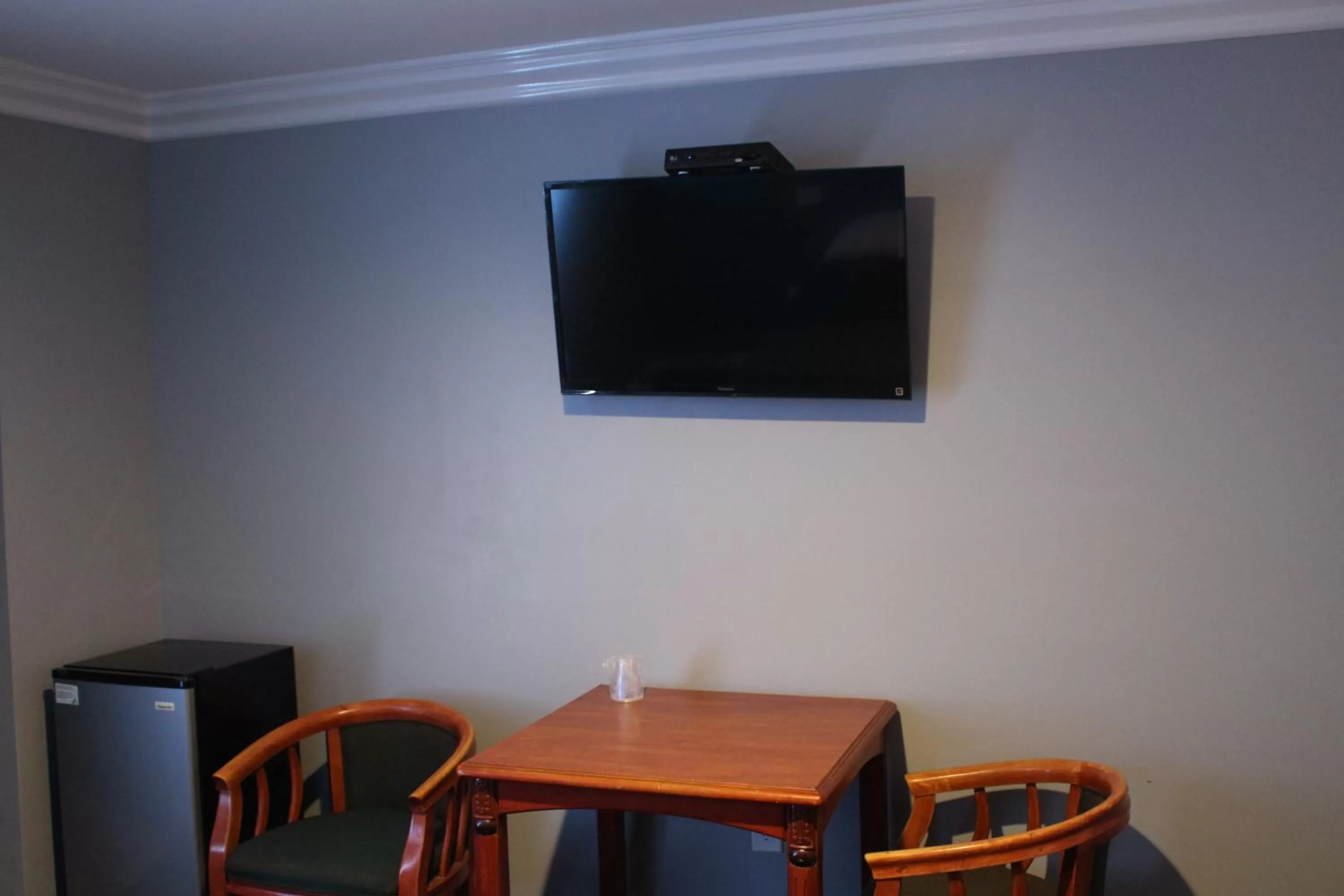 ERTH INN by AGA Maywood