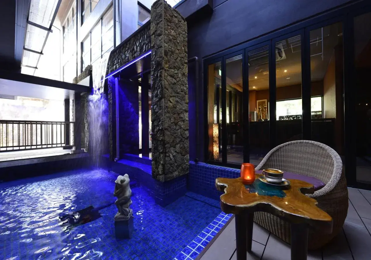 Balcony/Terrace, Swimming Pool in Balinese onsen ryokan Hakone Airu