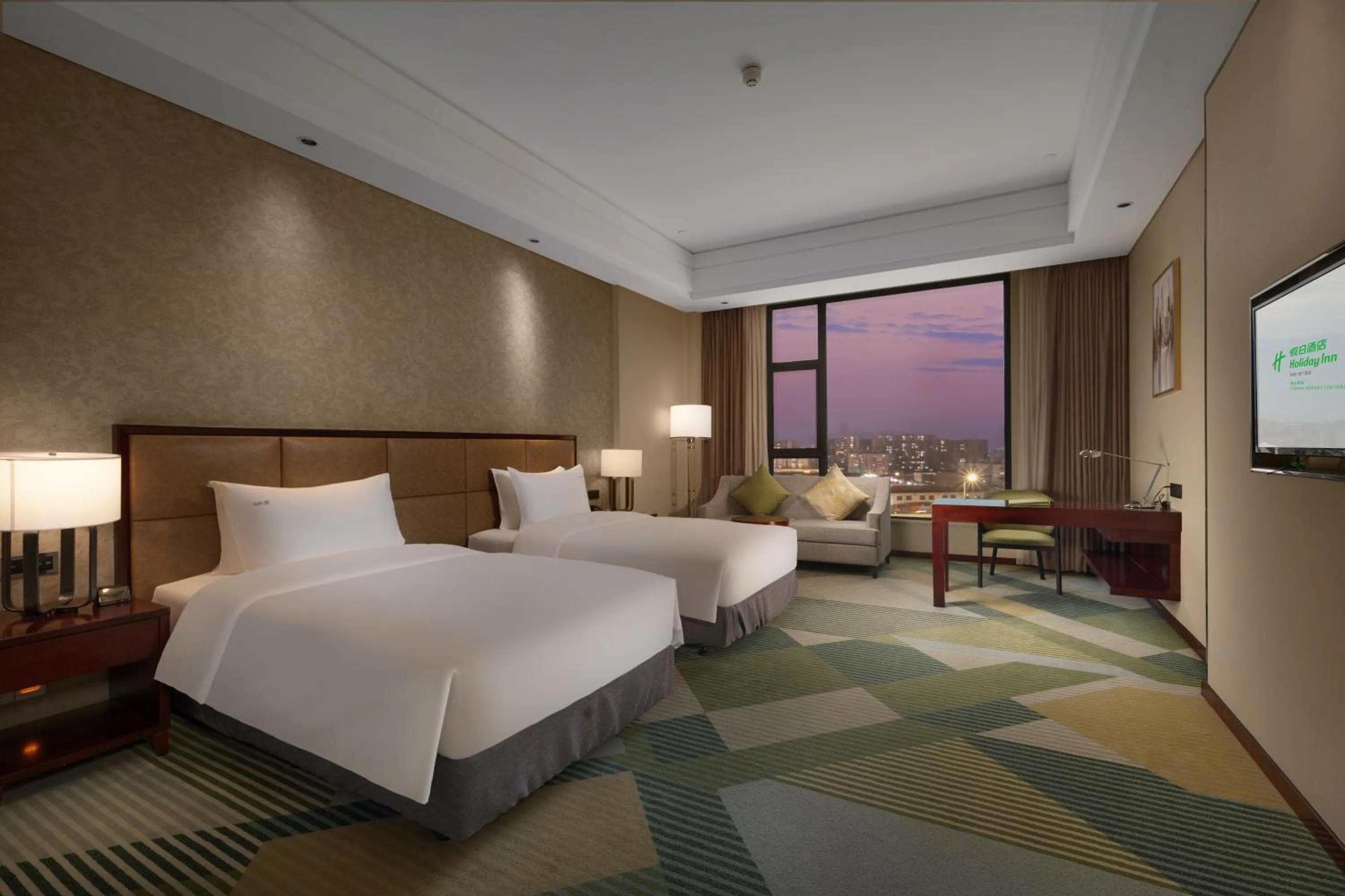 Photo of the whole room, Bed in Holiday Inn Foshan Nanhai Central by IHG