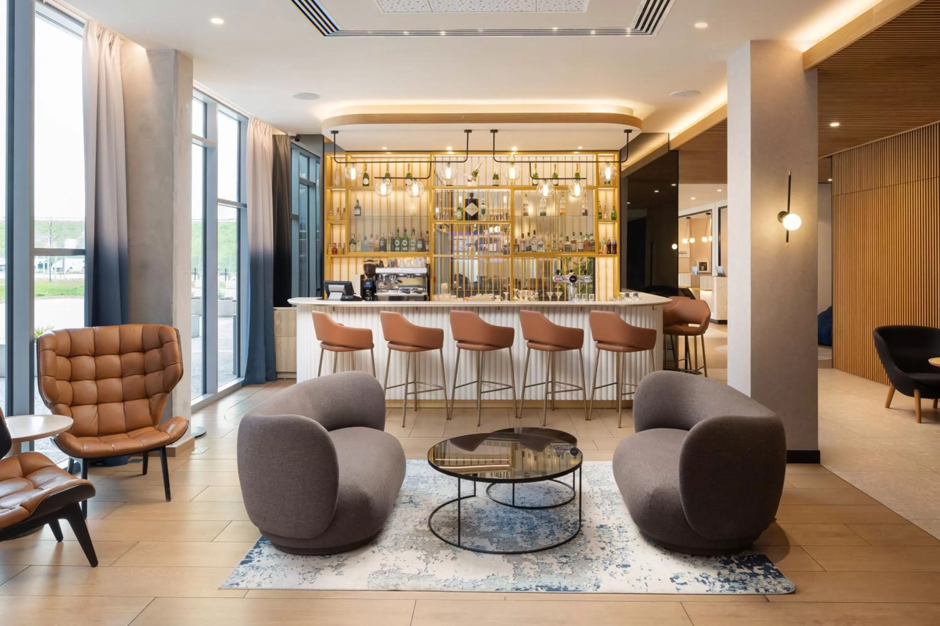 Lounge or bar in Courtyard by Marriott Paris Charles de Gaulle Central Airport