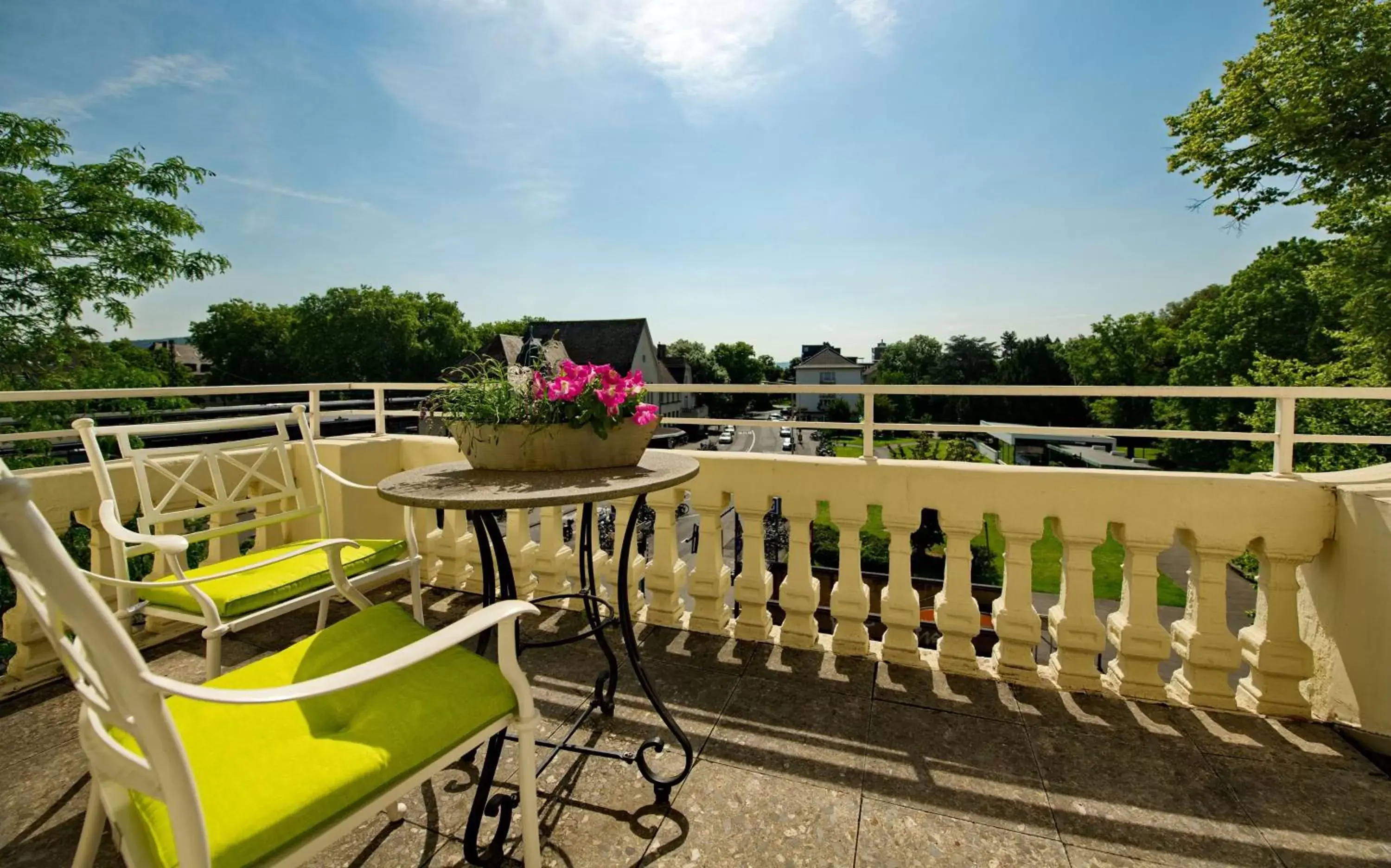 Property building, Balcony/Terrace in Best Western Hotel Kaiserhof