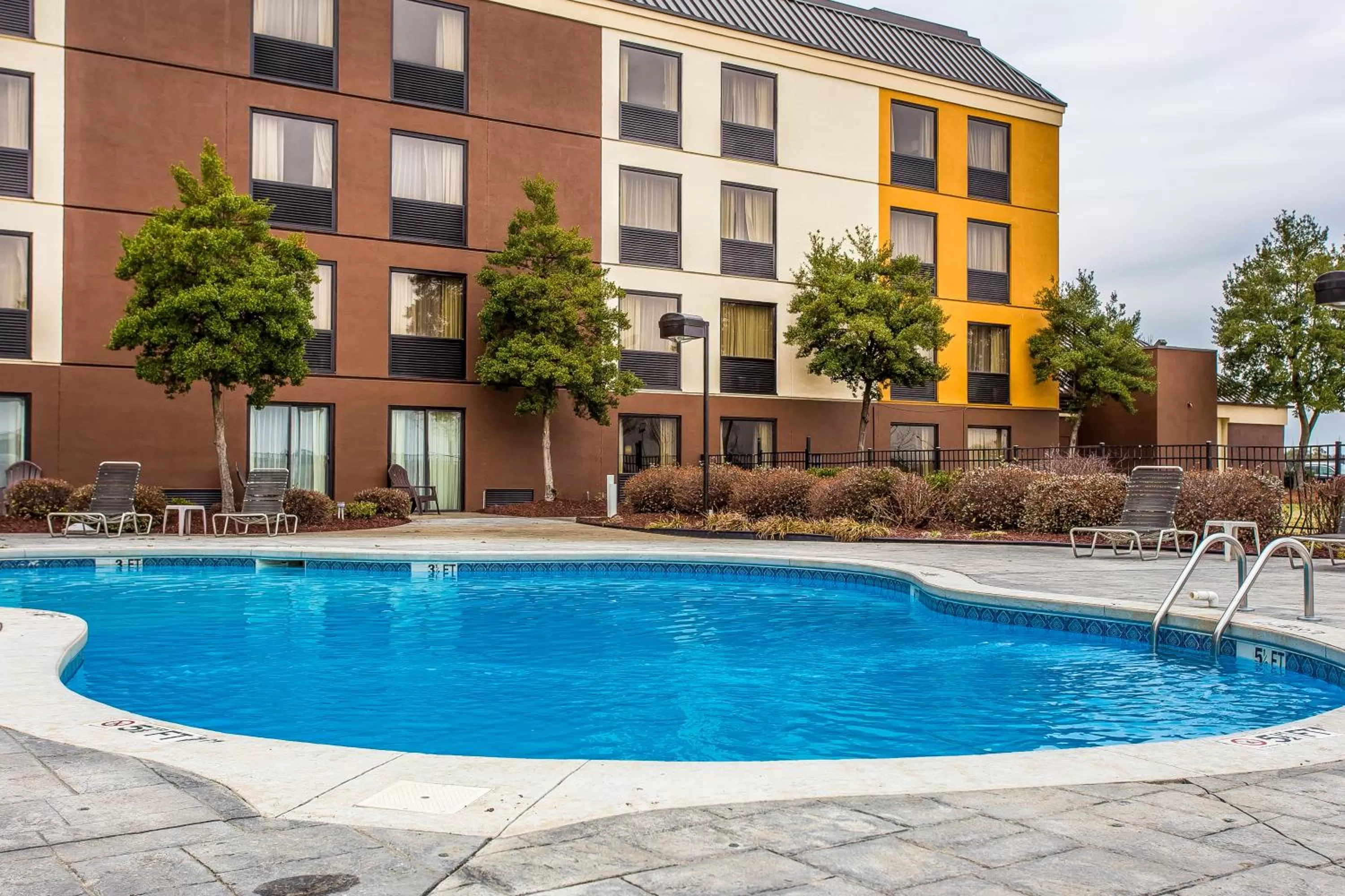 Property building in Comfort Inn Fort Mill Amusement Park at Carowinds Blvd