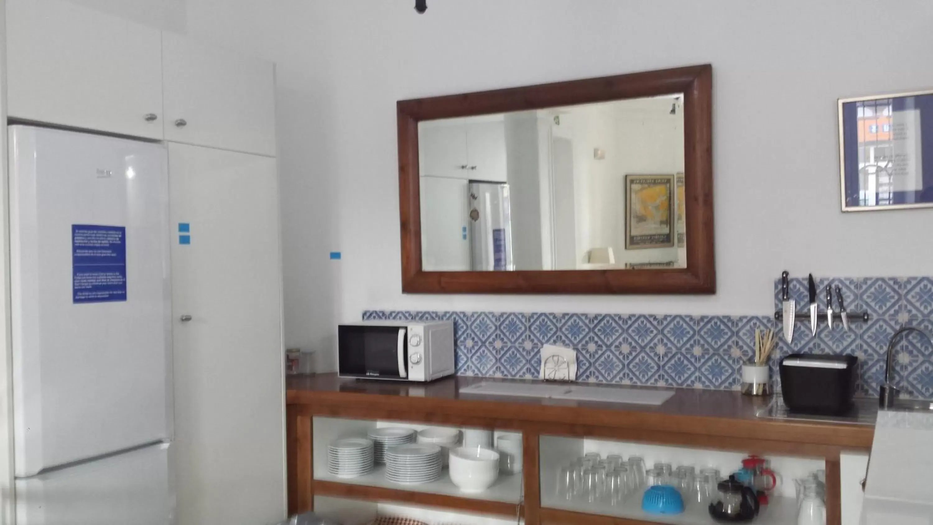 Communal kitchen, Bathroom in Ronda Hotel Polo