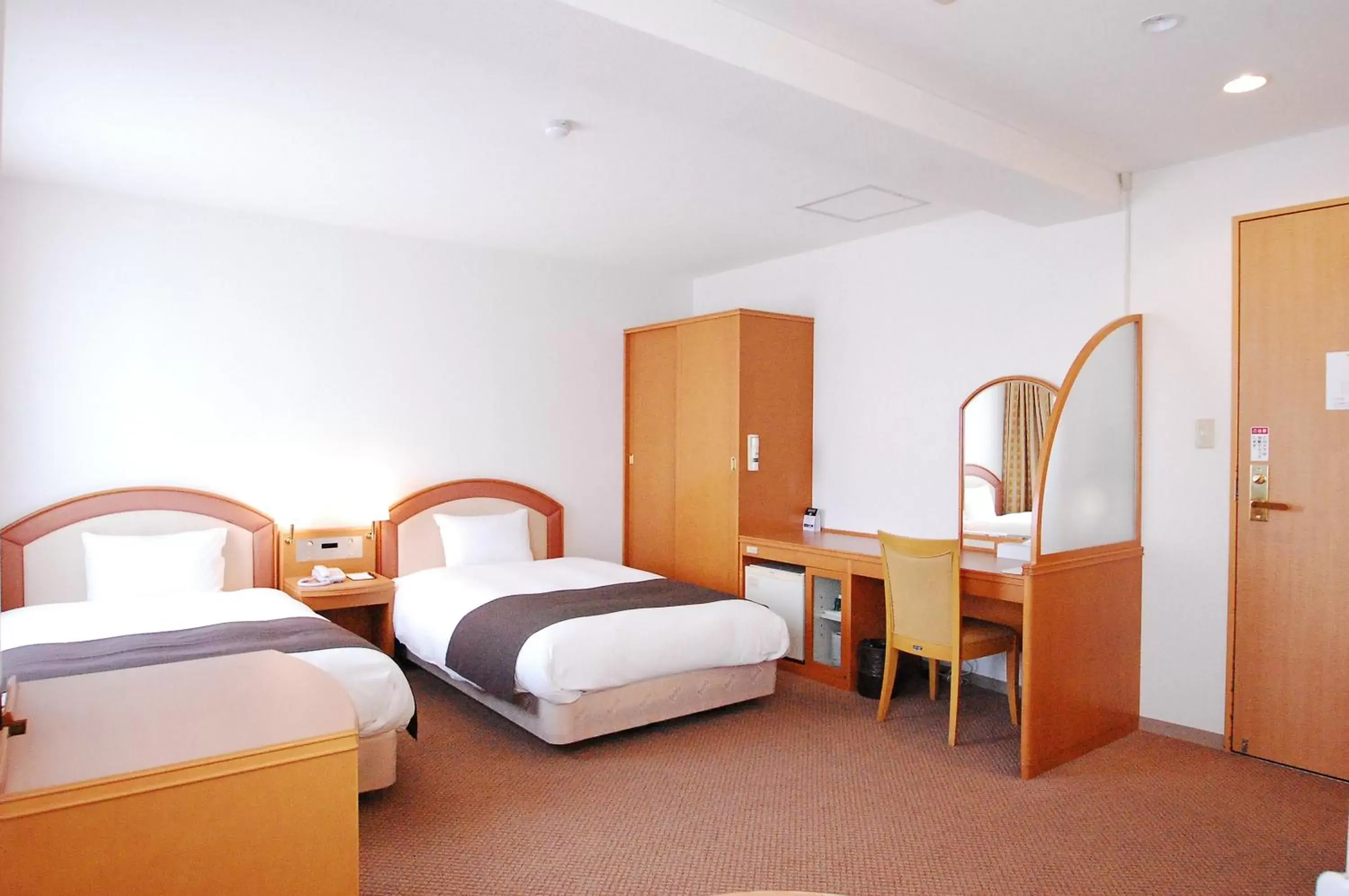 Photo of the whole room, Room Photo in Izumo Royal Hotel