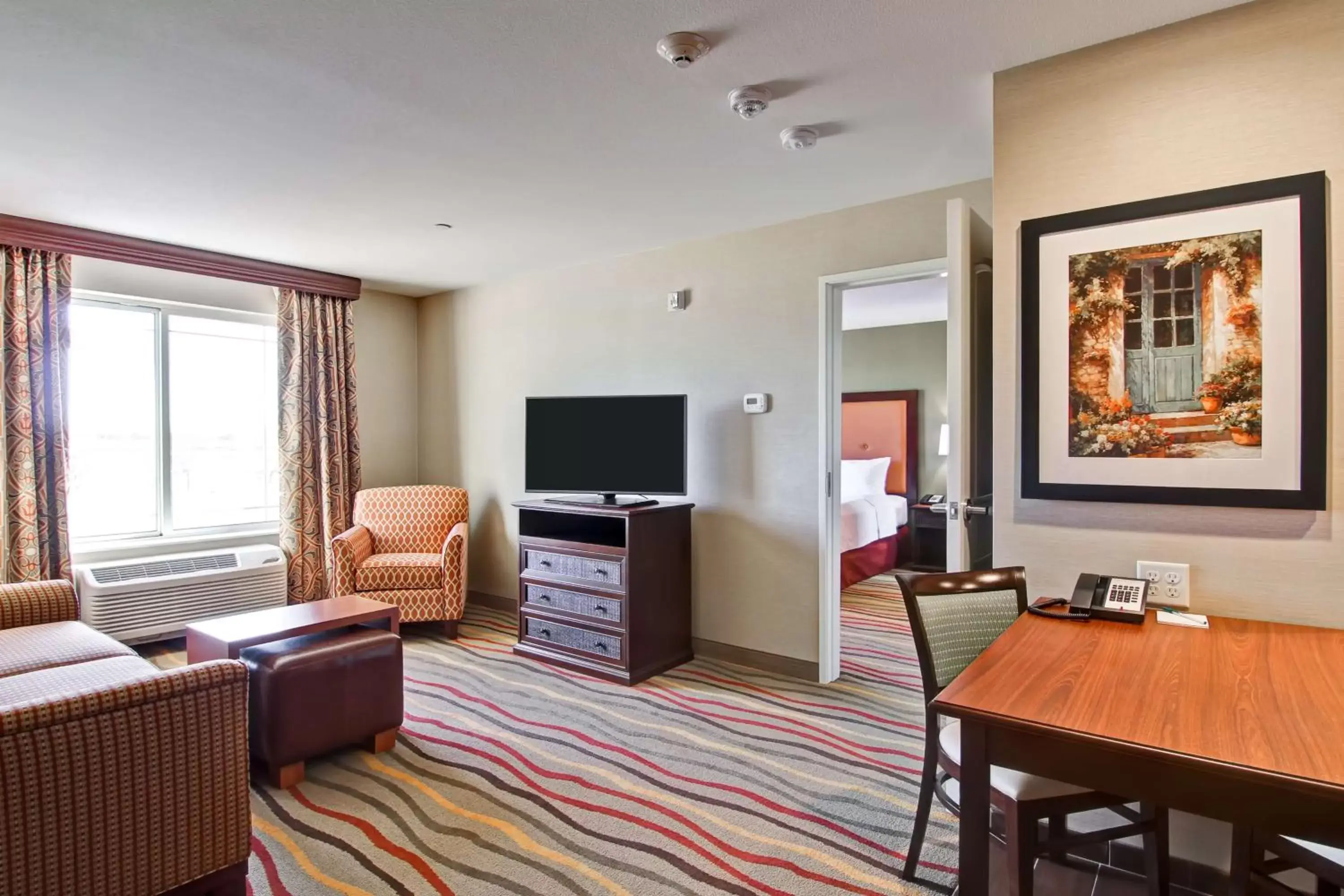Living room, TV/Entertainment Center in Homewood Suites by Hilton Richland