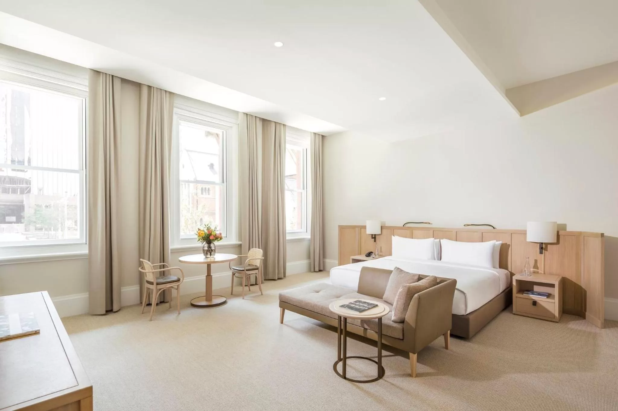 Photo of the whole room, Bed in COMO The Treasury