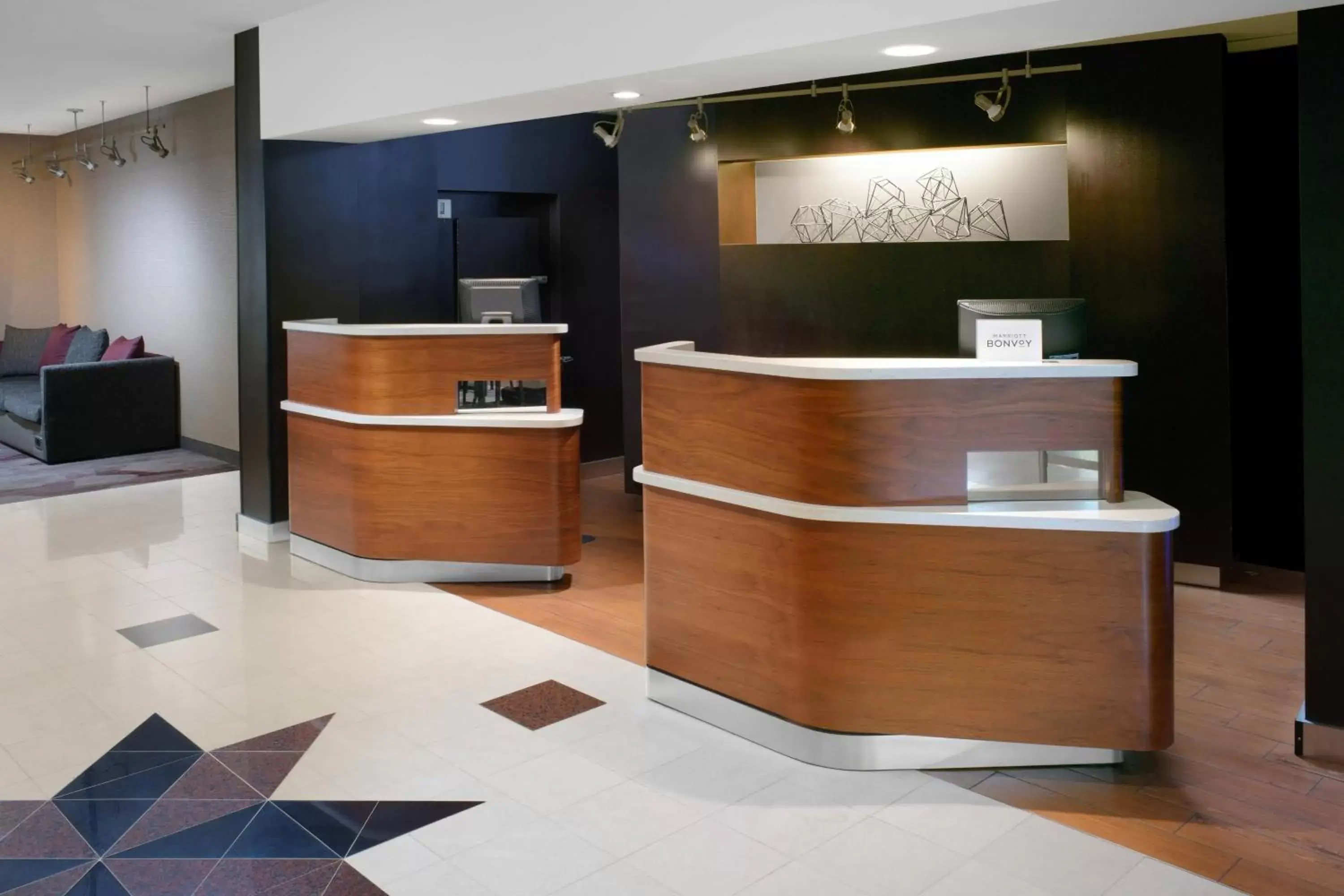 Property building, Lobby/Reception in Courtyard by Marriott Dallas DFW Airport North/Irving