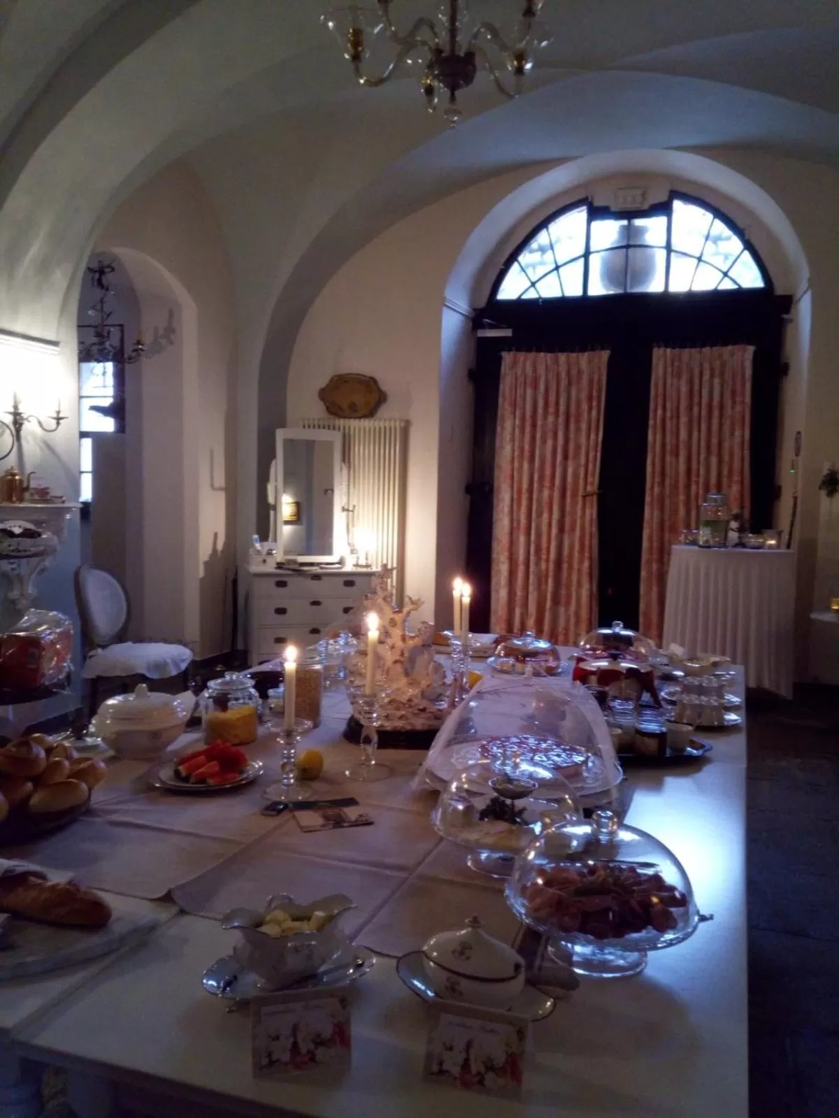 Restaurant/places to eat in ApartOne Altstadt-Hotel