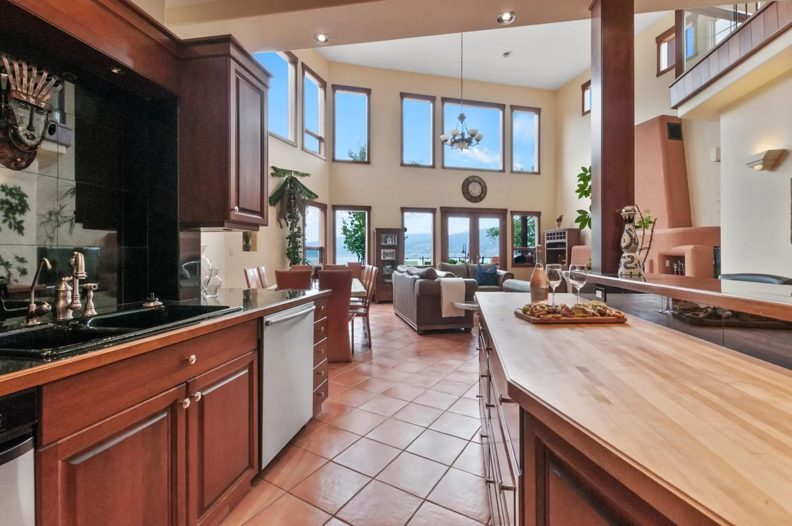 Kitchen/Kitchenette in Casa Grande Inn & Suites