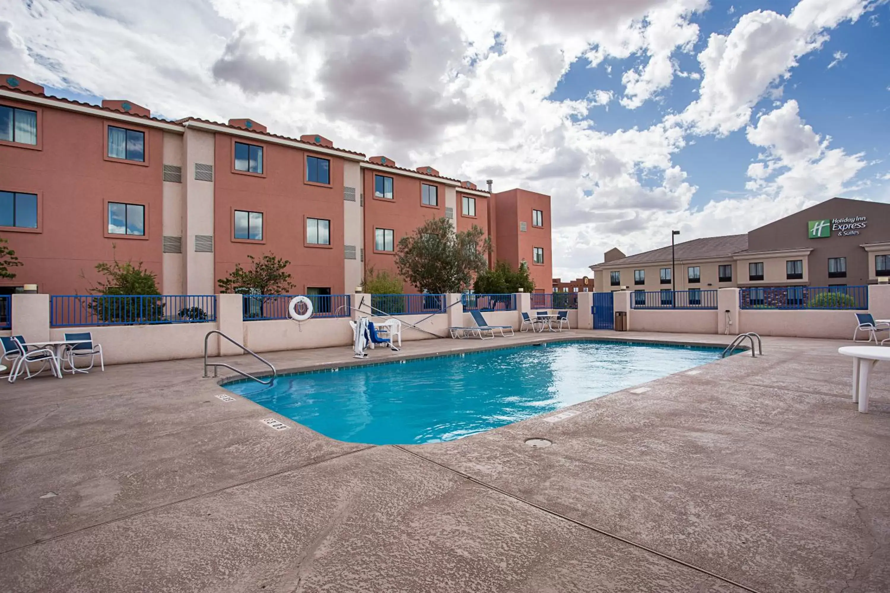 Swimming pool, Property Building in Motel 6-Page, AZ