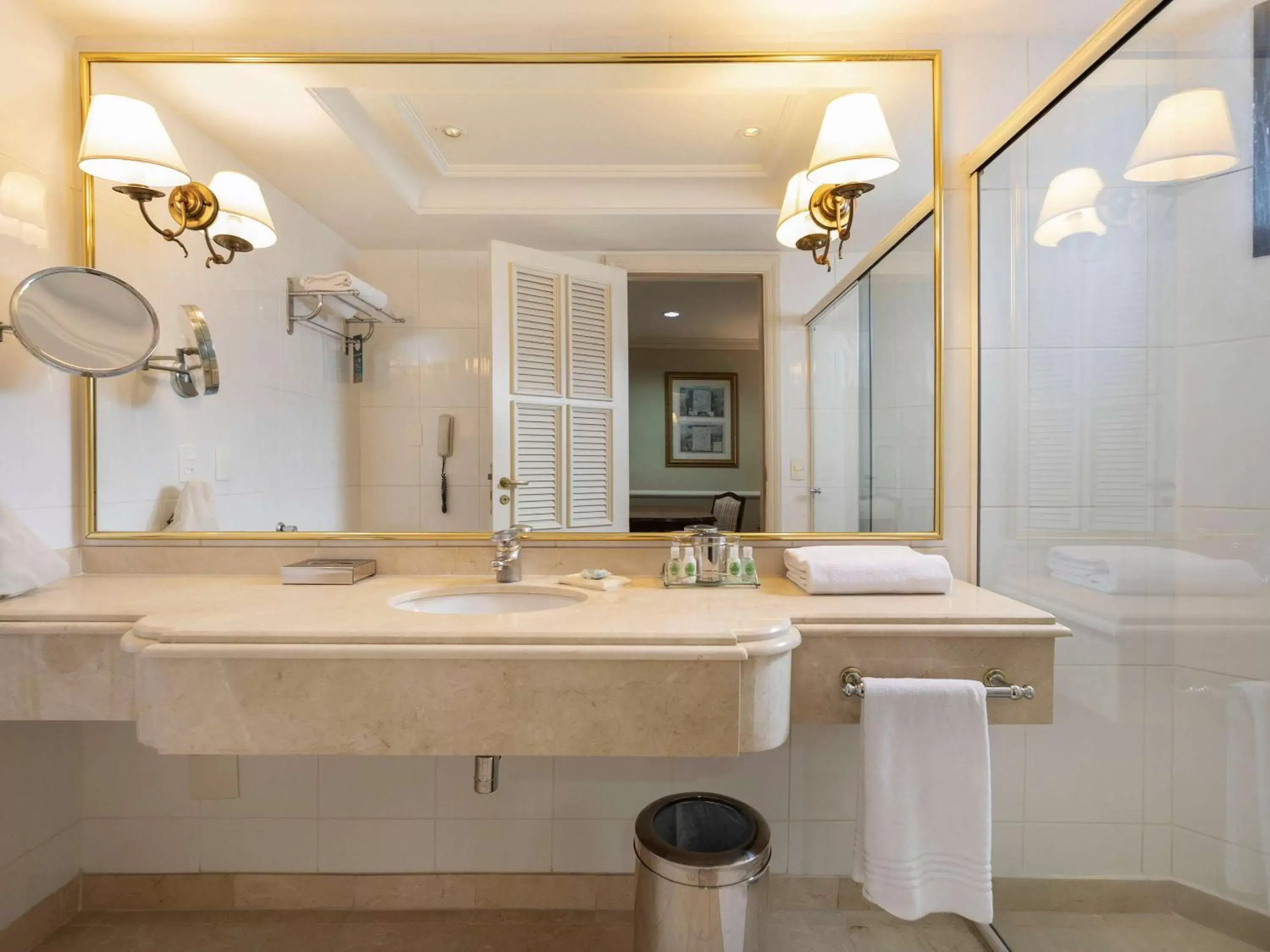 Photo of the whole room, Bathroom in Grand Mercure Sao Paulo Ibirapuera