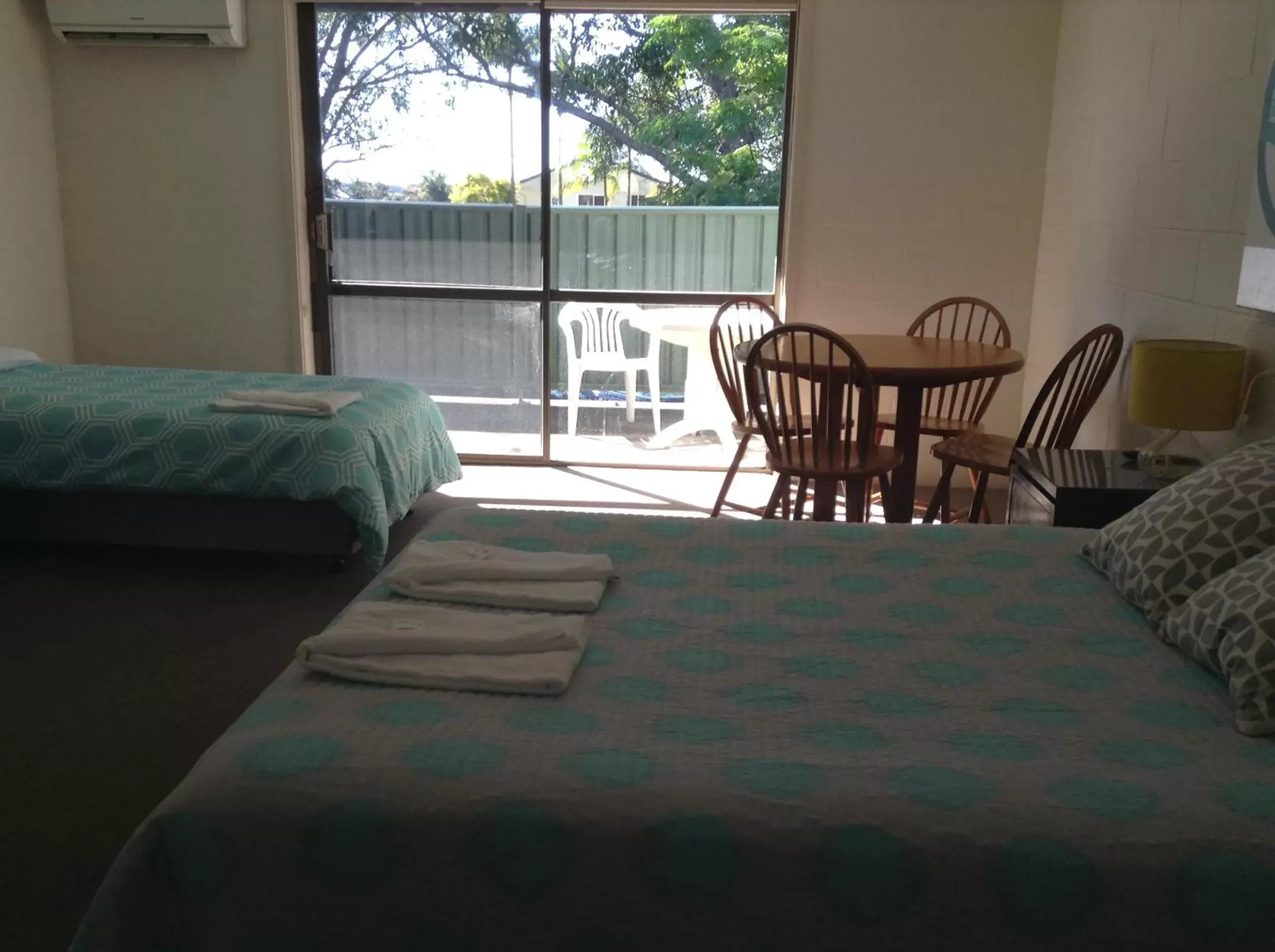 Photo of the whole room, Bed in Settlers Inn Photo of the whole room, Bed in Settlers Inn