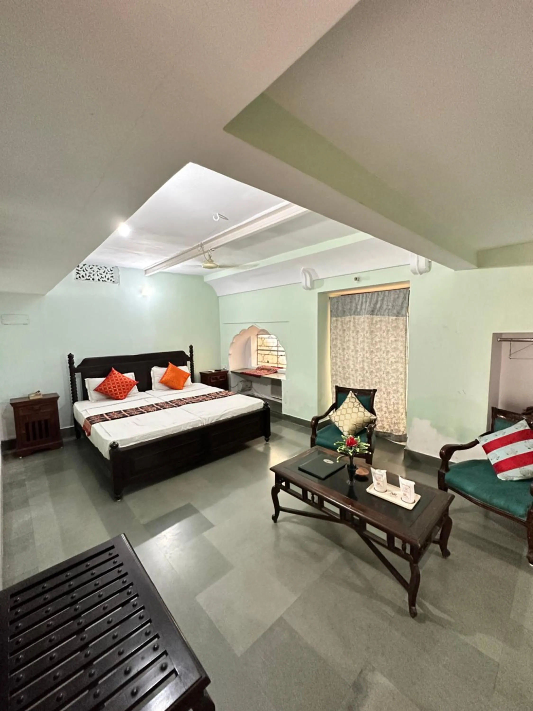 Bed in Rawla Mrignayani Palace