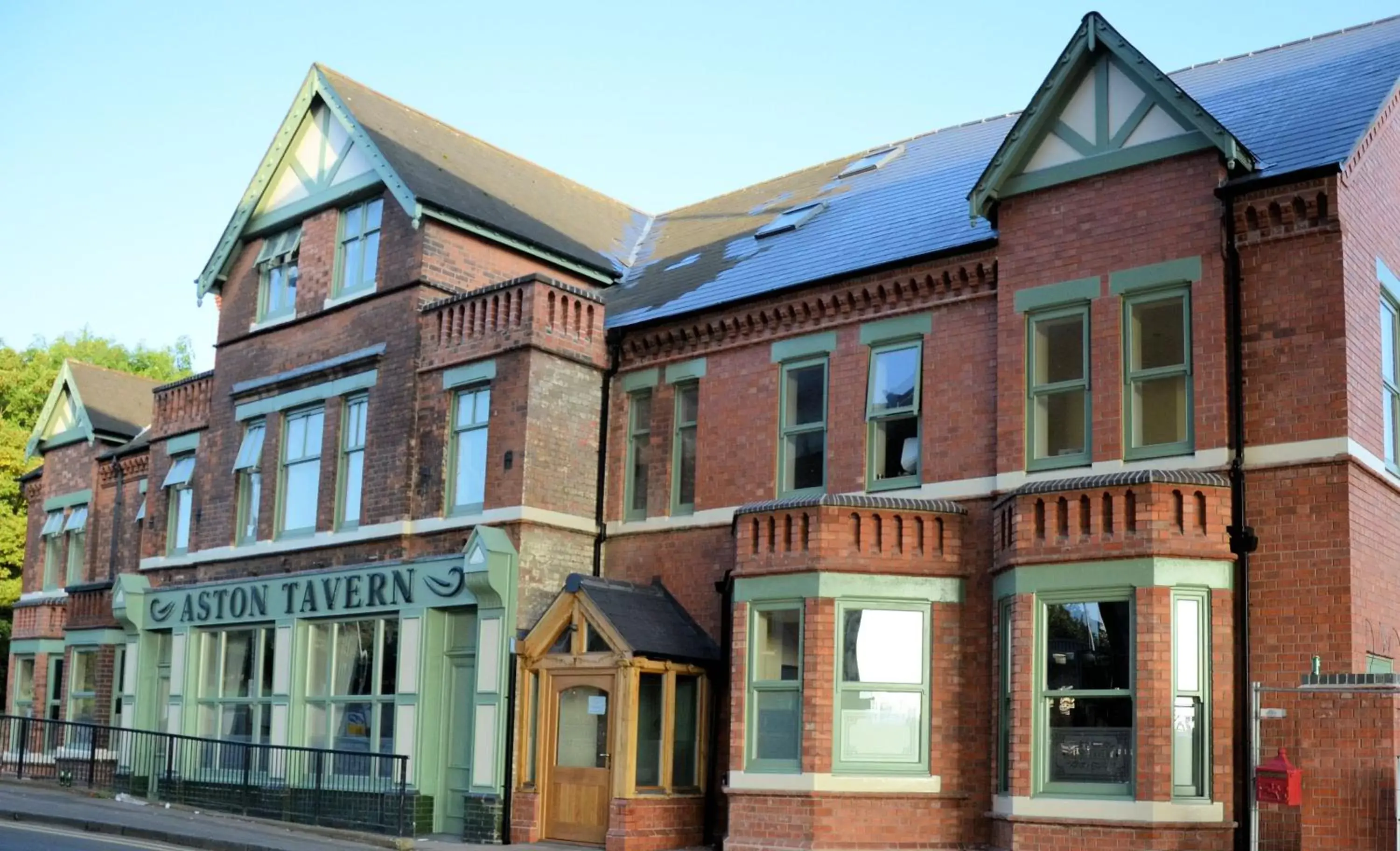 Property Building in The Aston Tavern