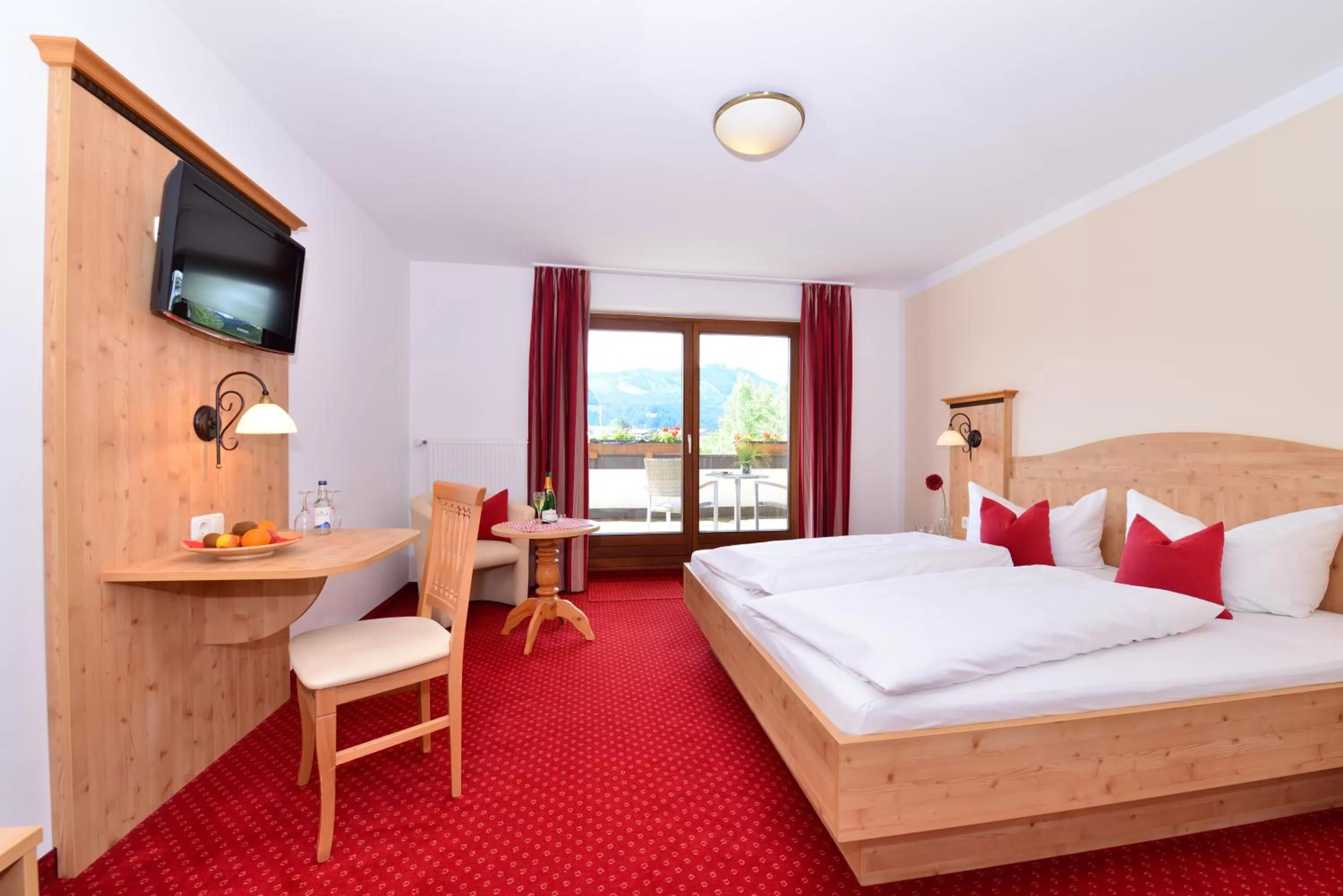 Comfort Double Room with Mountain View in Familienhotel Löwen