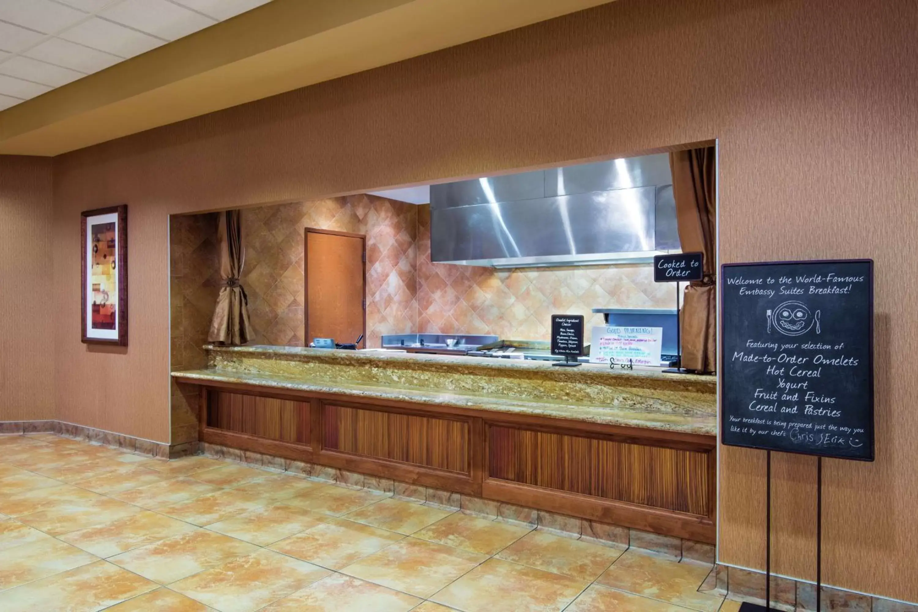 Dining area in Embassy Suites Loveland Hotel, Spa & Conference Center