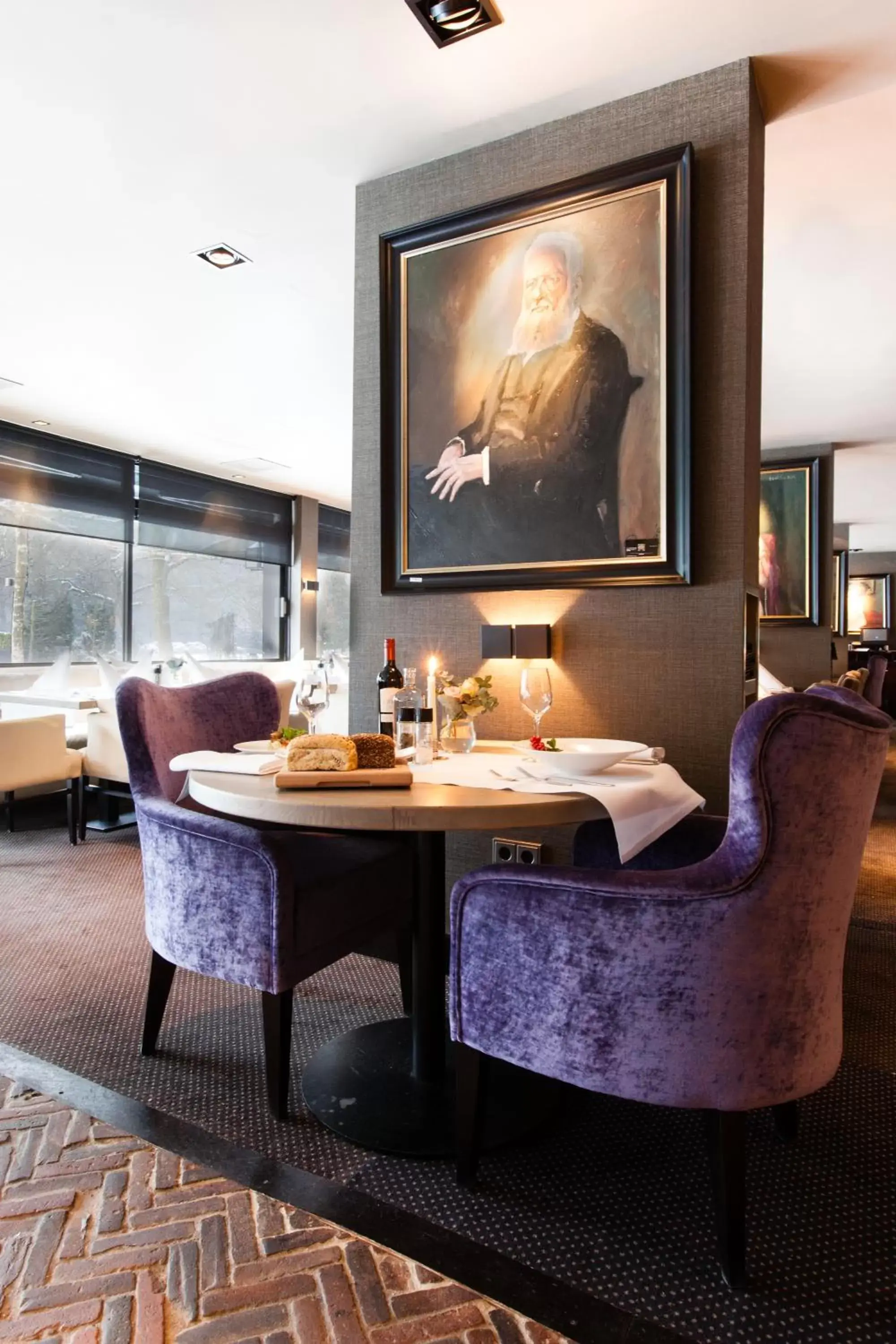 Restaurant/places to eat, TV/Entertainment Center in Van der Valk Hotel Apeldoorn - de Cantharel