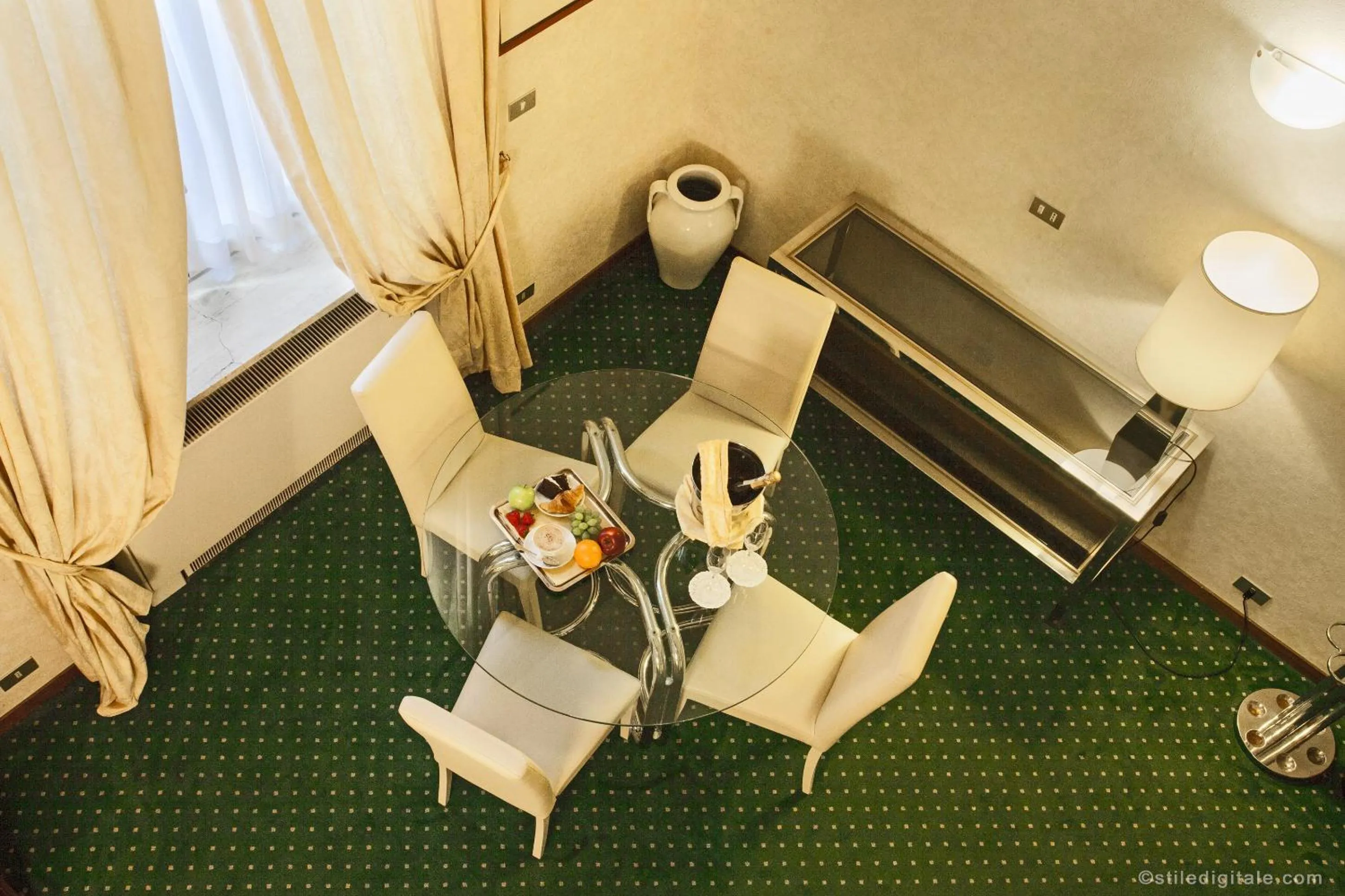 Dining area in Aldrovandi Residence City Suites