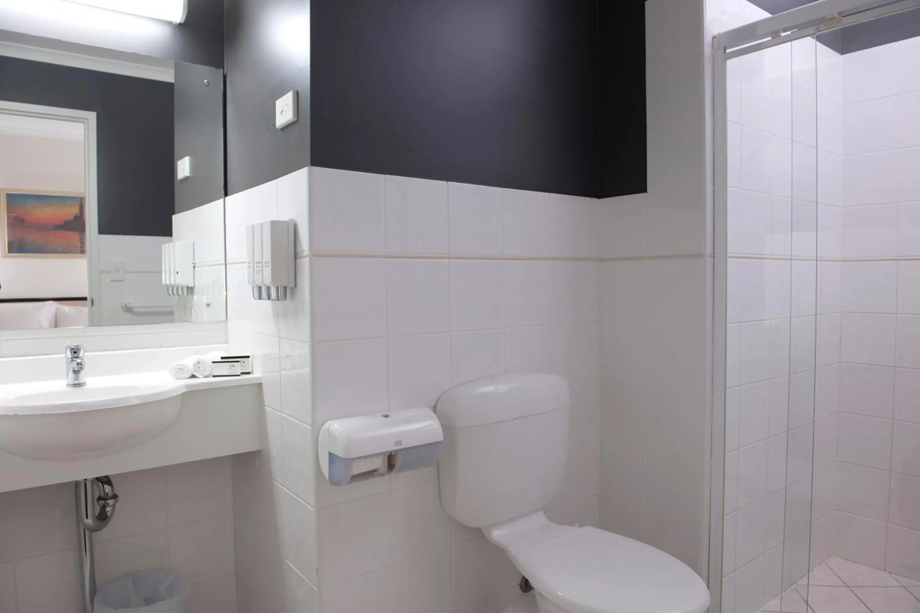 Bathroom in Adelaide Riviera Hotel