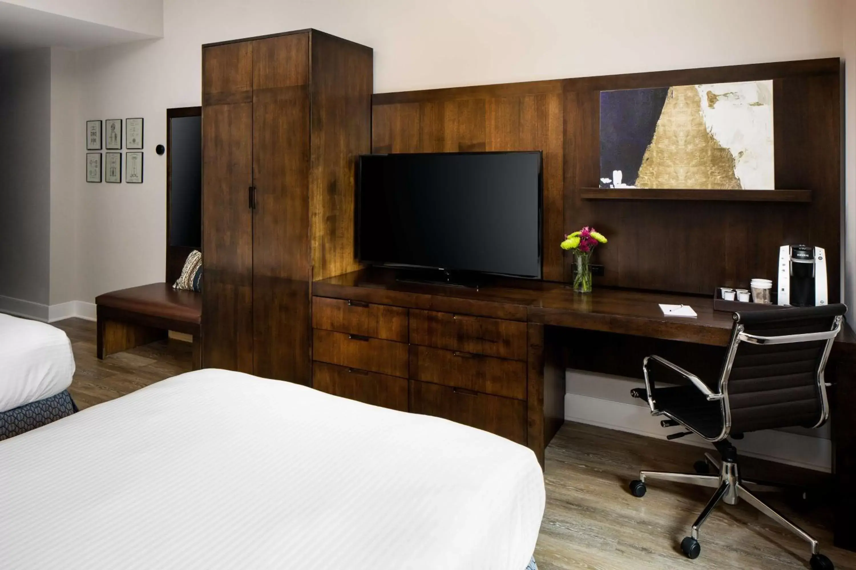 Bedroom, TV/Entertainment Center in Watt Hotel Tapestry Collection by Hilton