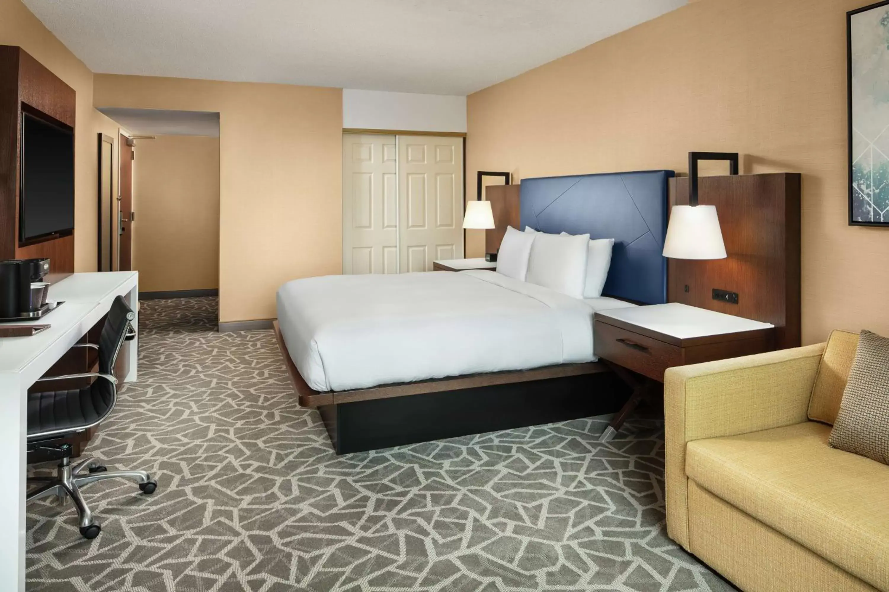 Bedroom, Bed in DoubleTree by Hilton Hotel Annapolis