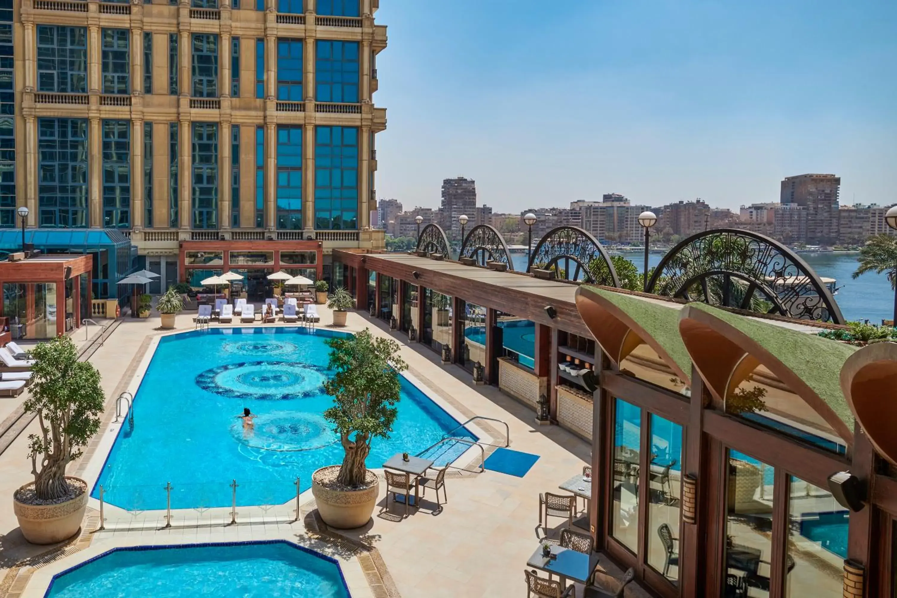 Restaurant/places to eat, Pool View in Four Seasons Cairo At The First Residence