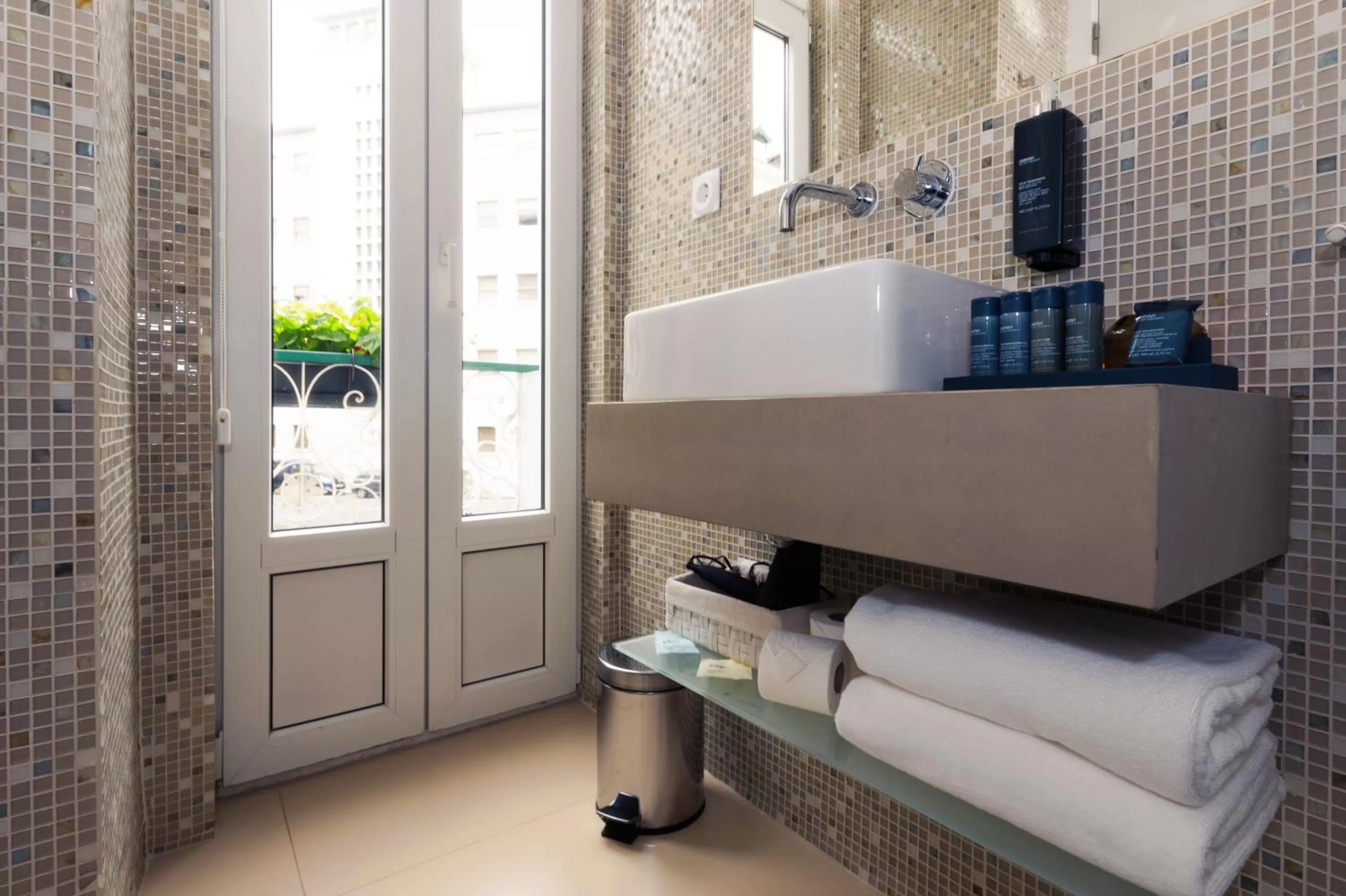 Toilet in The Leaf Boutique Hotel Lisbon - Adults Only