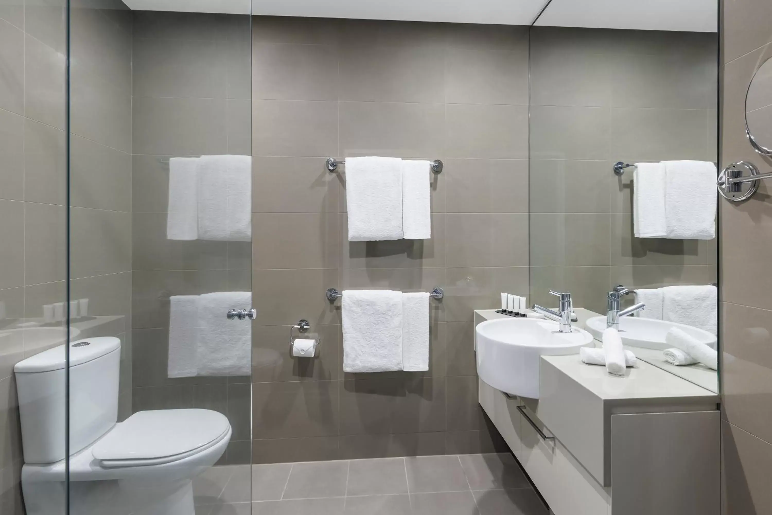 Toilet, Bathroom in Holiday Inn & Suites Sydney Bondi Junction, an IHG Hotel