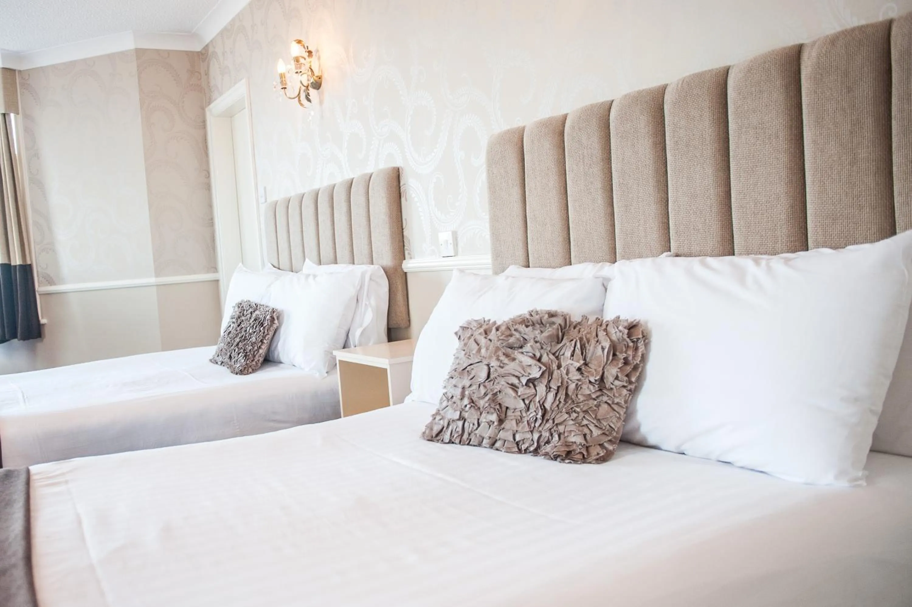 Bedroom, Bed in Park House Hotel