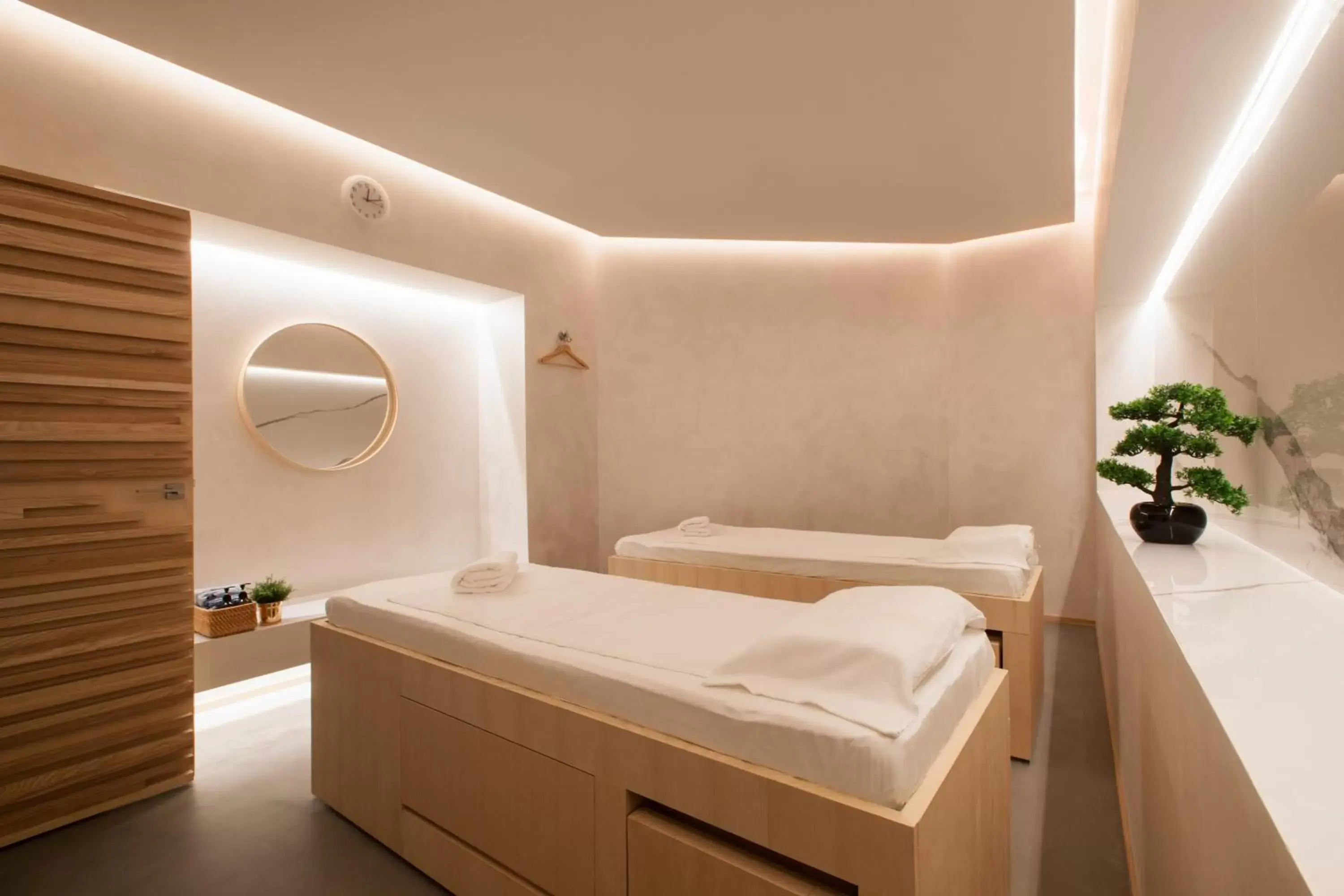 Spa and wellness centre/facilities, Bed in Millennium Airport Hotel Dubai Spa and wellness centre/facilities, Bed in Millennium Airport Hotel Dubai