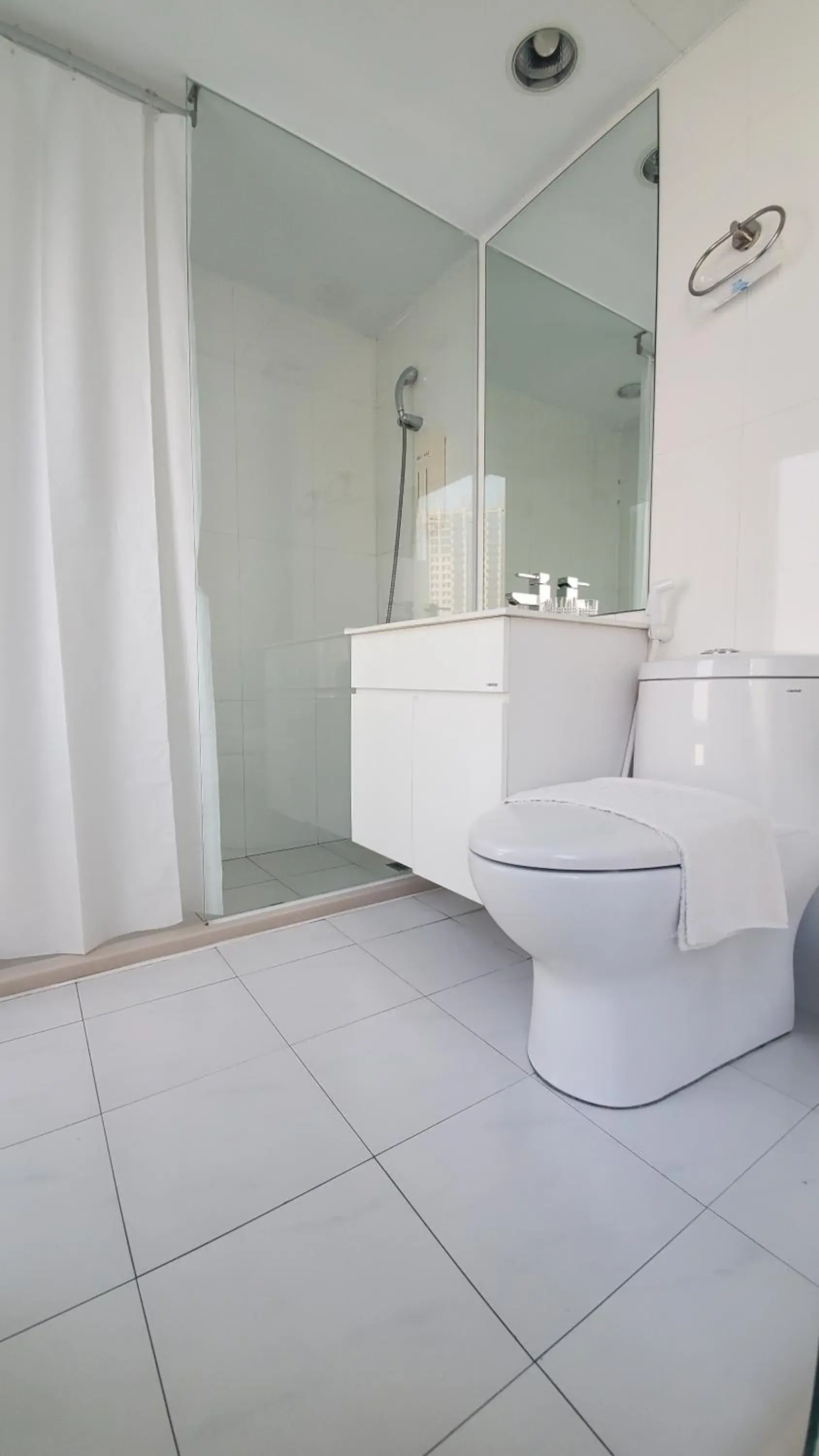 Bathroom in Red Residence Hotel