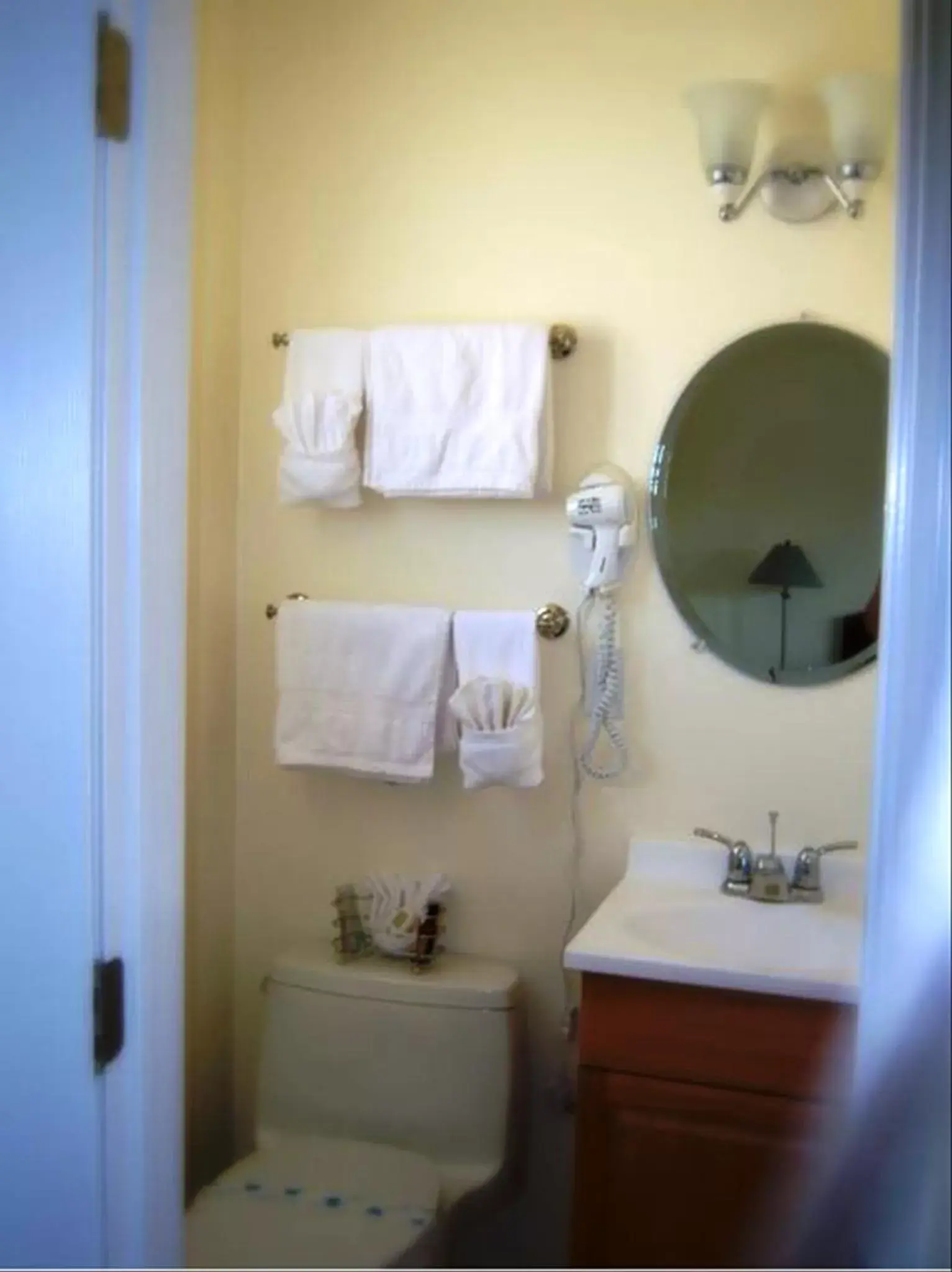 Day, Bathroom in Bella Capri Inn and Suites
