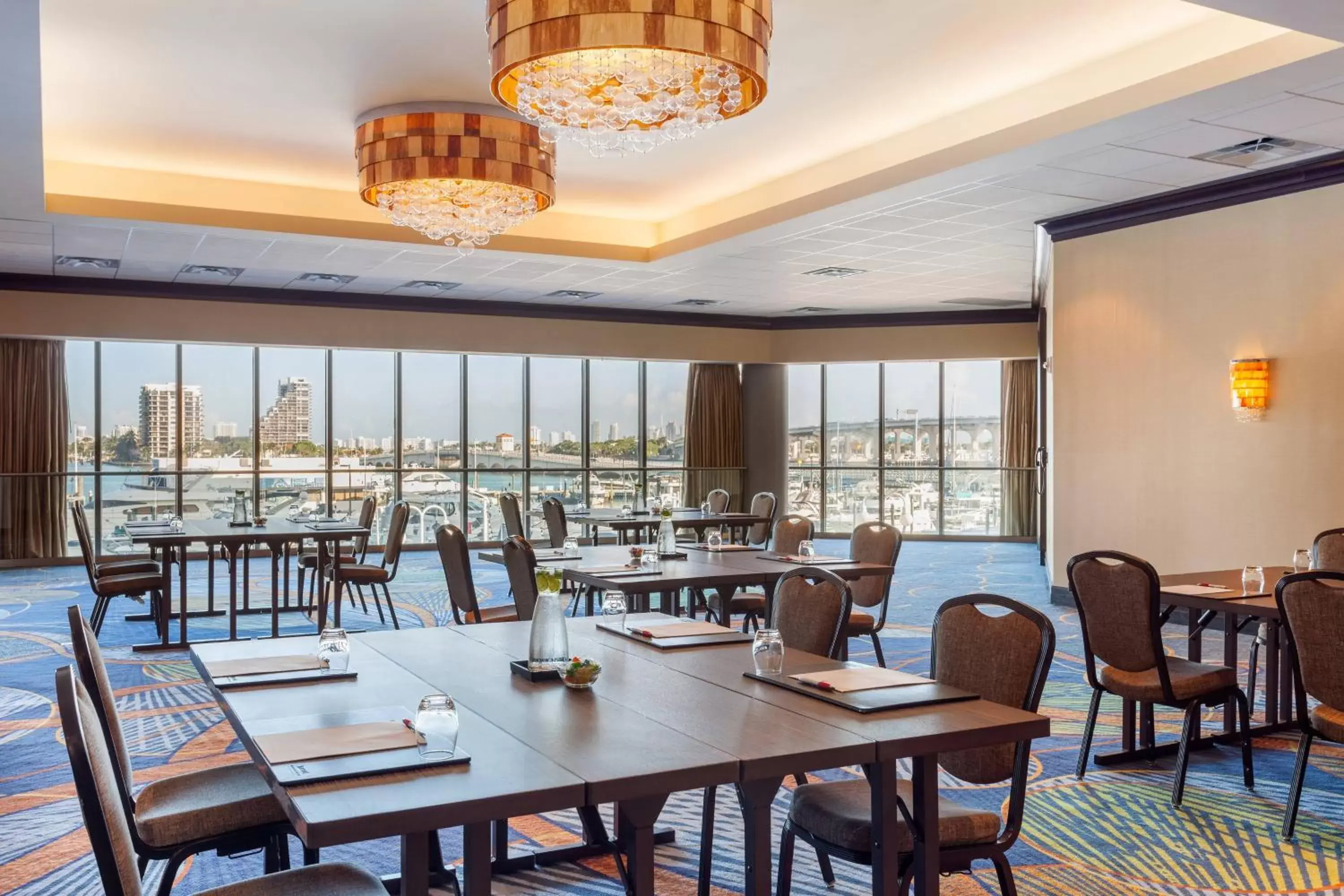 Meeting/conference room, Restaurant/Places to Eat in Miami Marriott Biscayne Bay