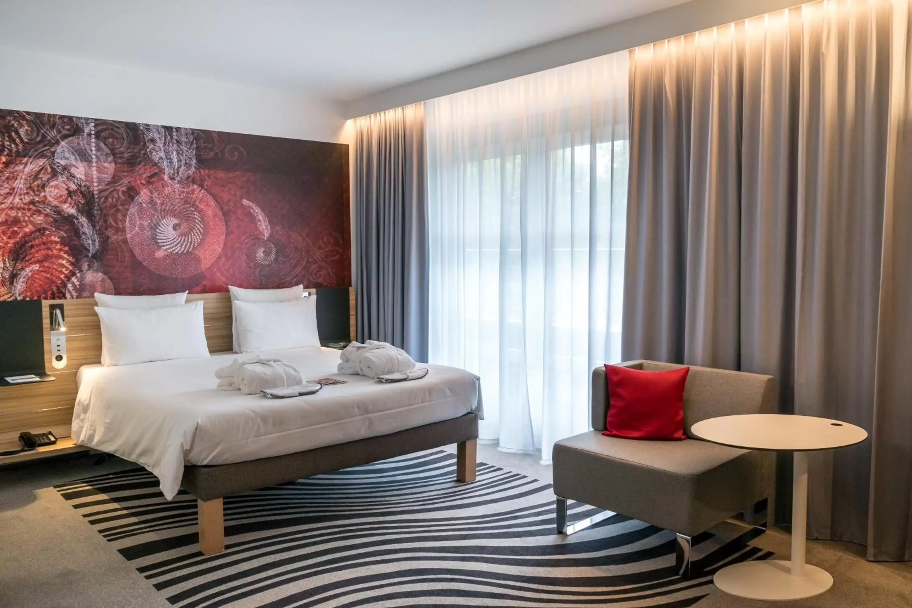 Photo of the whole room, Bed in Novotel München City