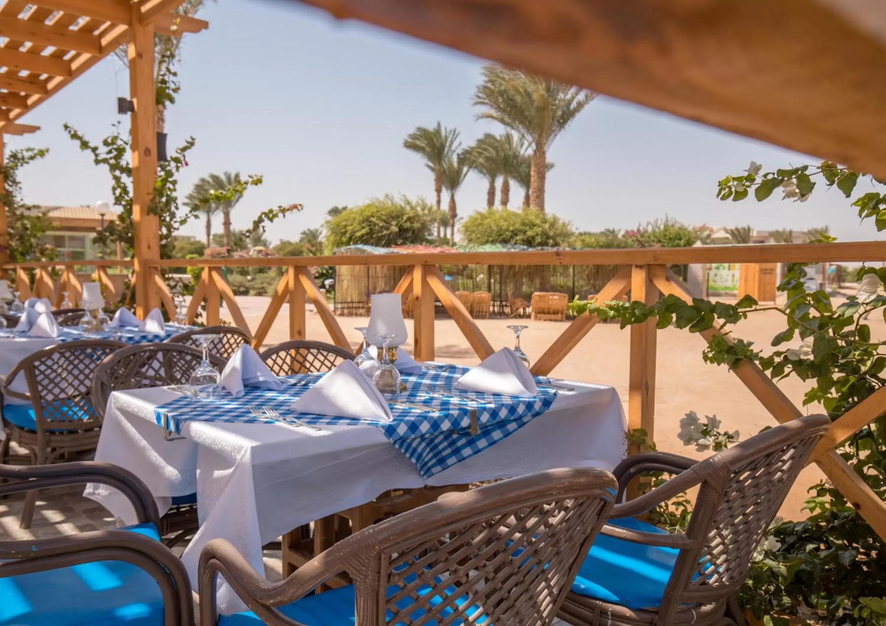 Balcony/Terrace, Restaurant/Places to Eat in Hurghada Long Beach Resort