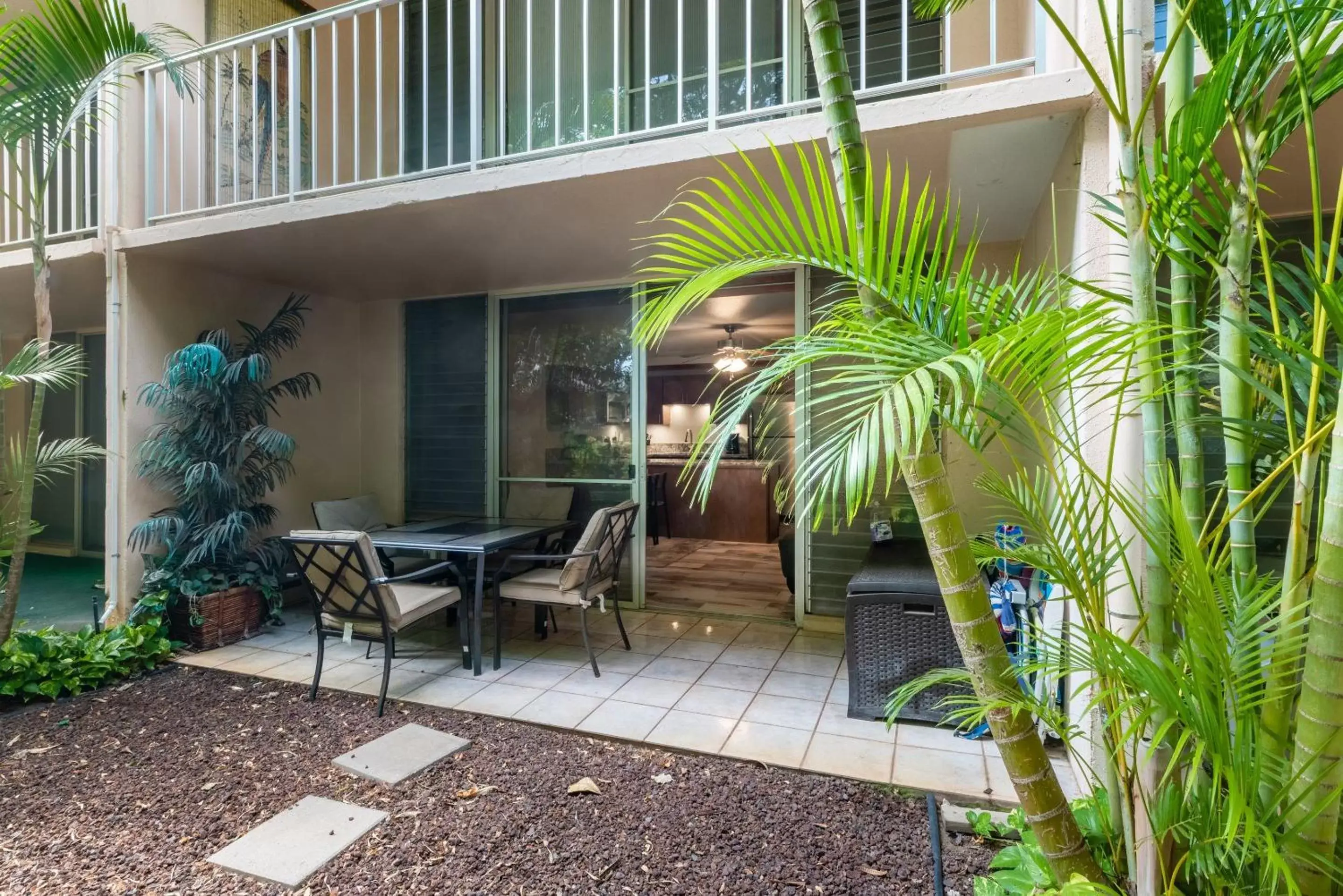 Patio/Outdoor Area in BeachFront Kihei Kai Nani - Maui Vista Deluxe Condos