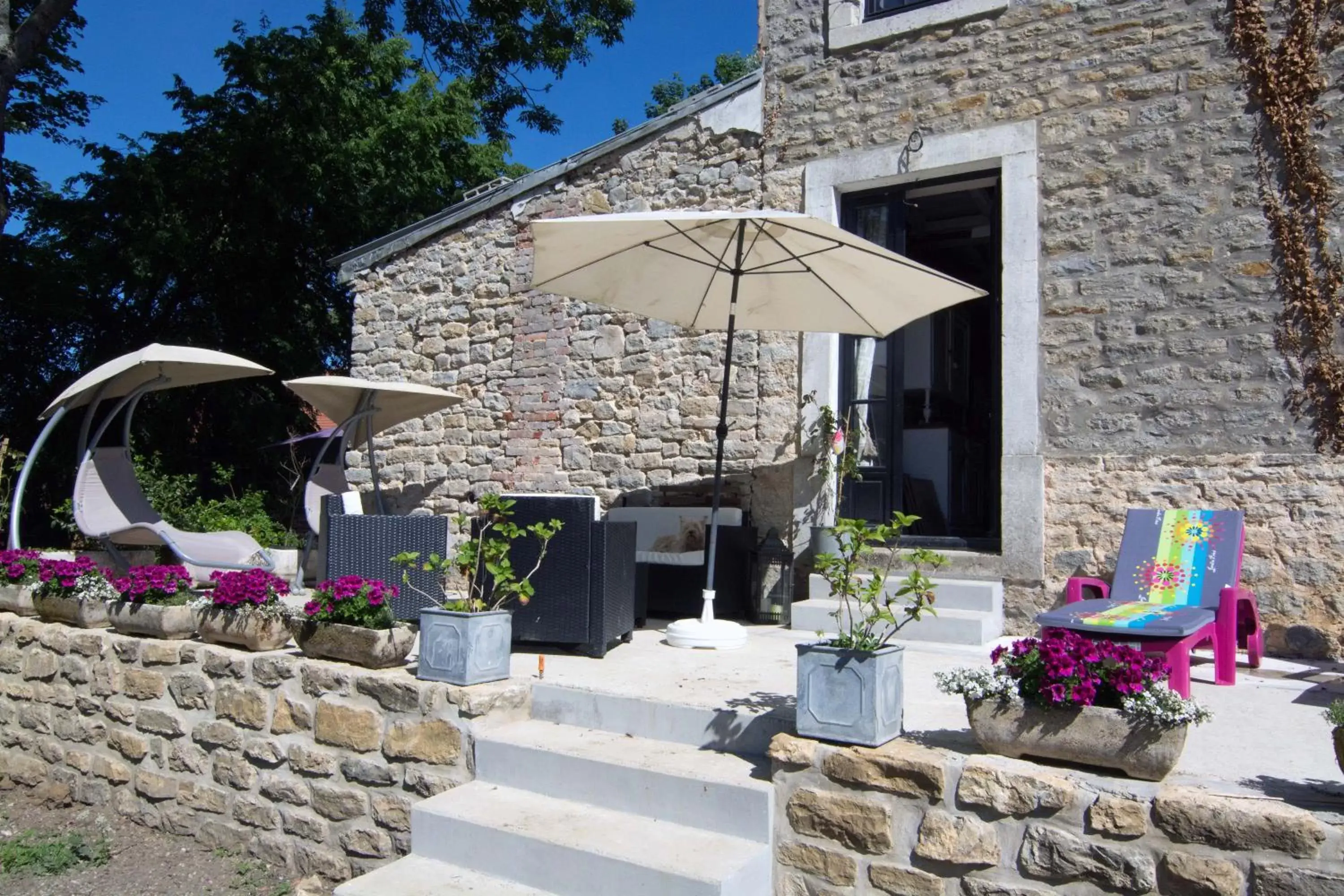 Patio in De la Maison aux Ateliers