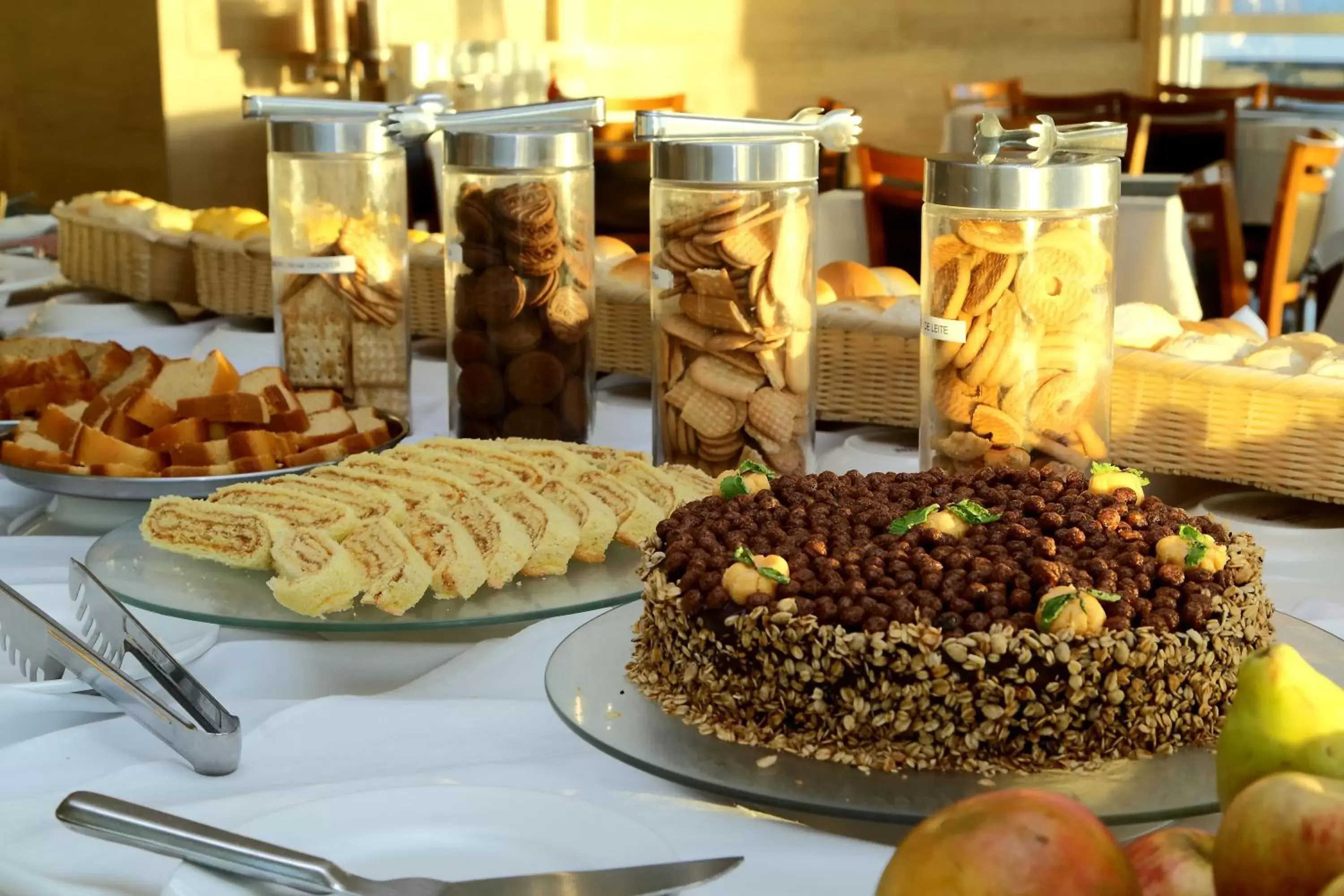 Continental breakfast, Food in Hotel Brisa Praia